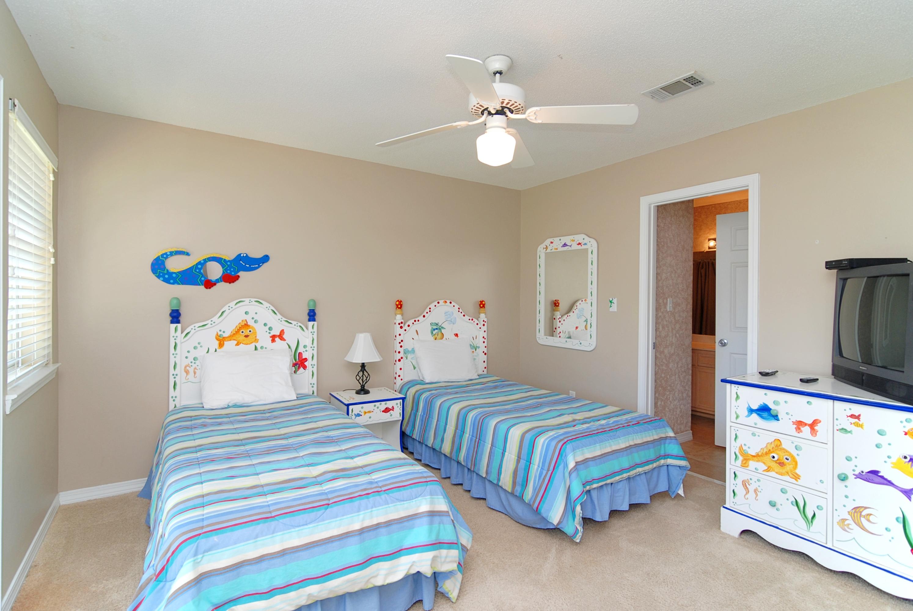 MAINSAIL COTTAGES - Residential