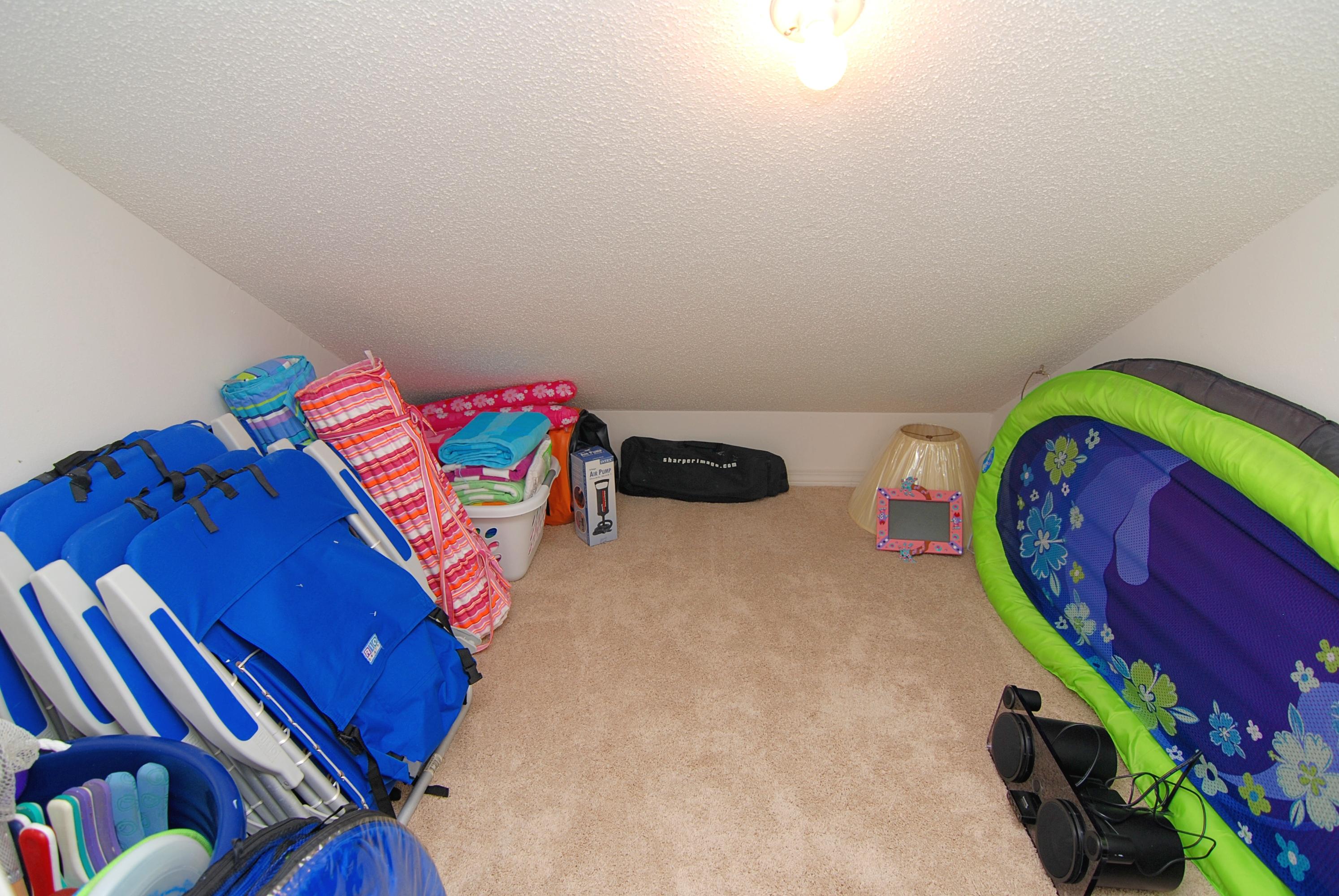 MAINSAIL COTTAGES - Residential