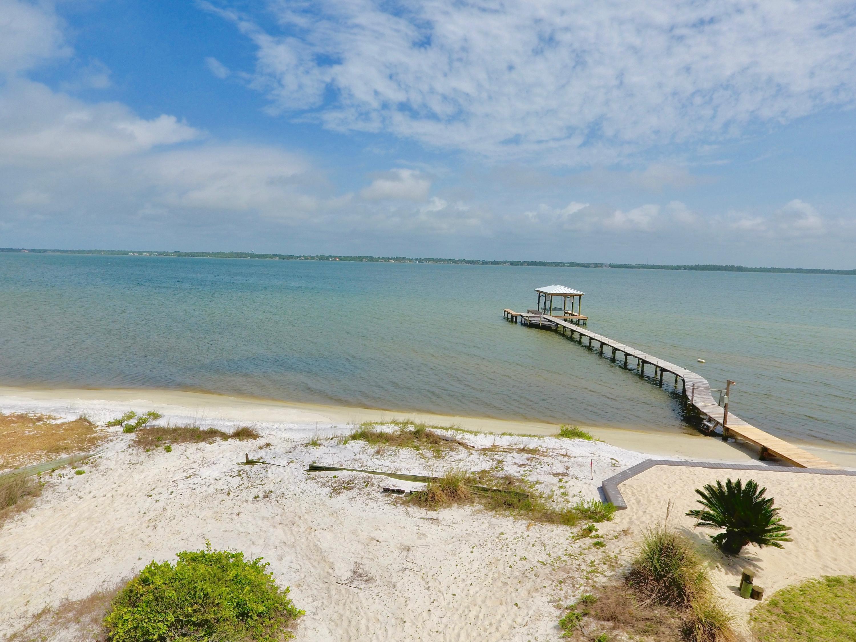 CARIBBEAN ISLES - Land