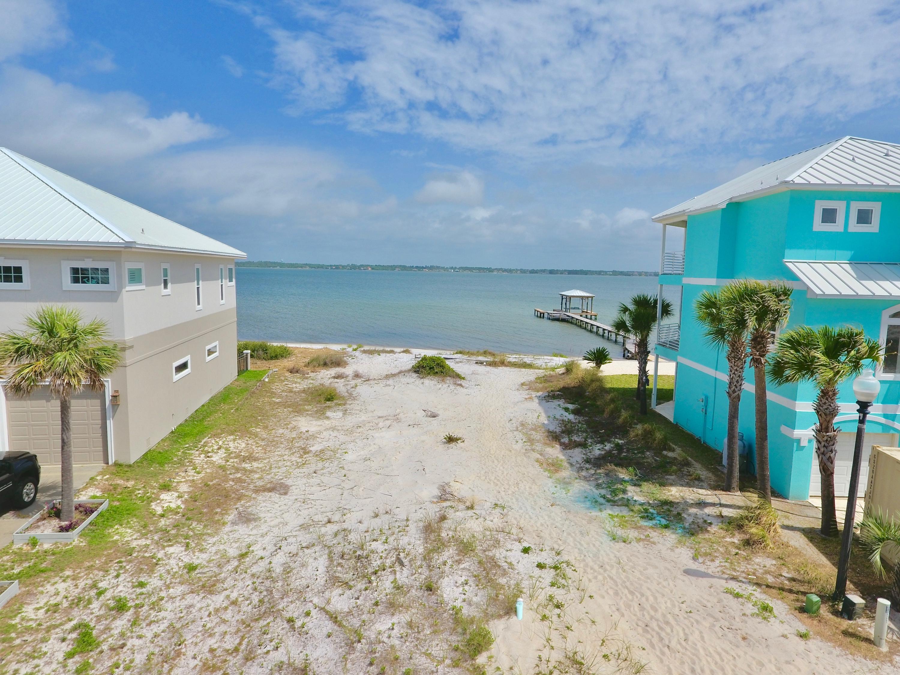 CARIBBEAN ISLES - Land