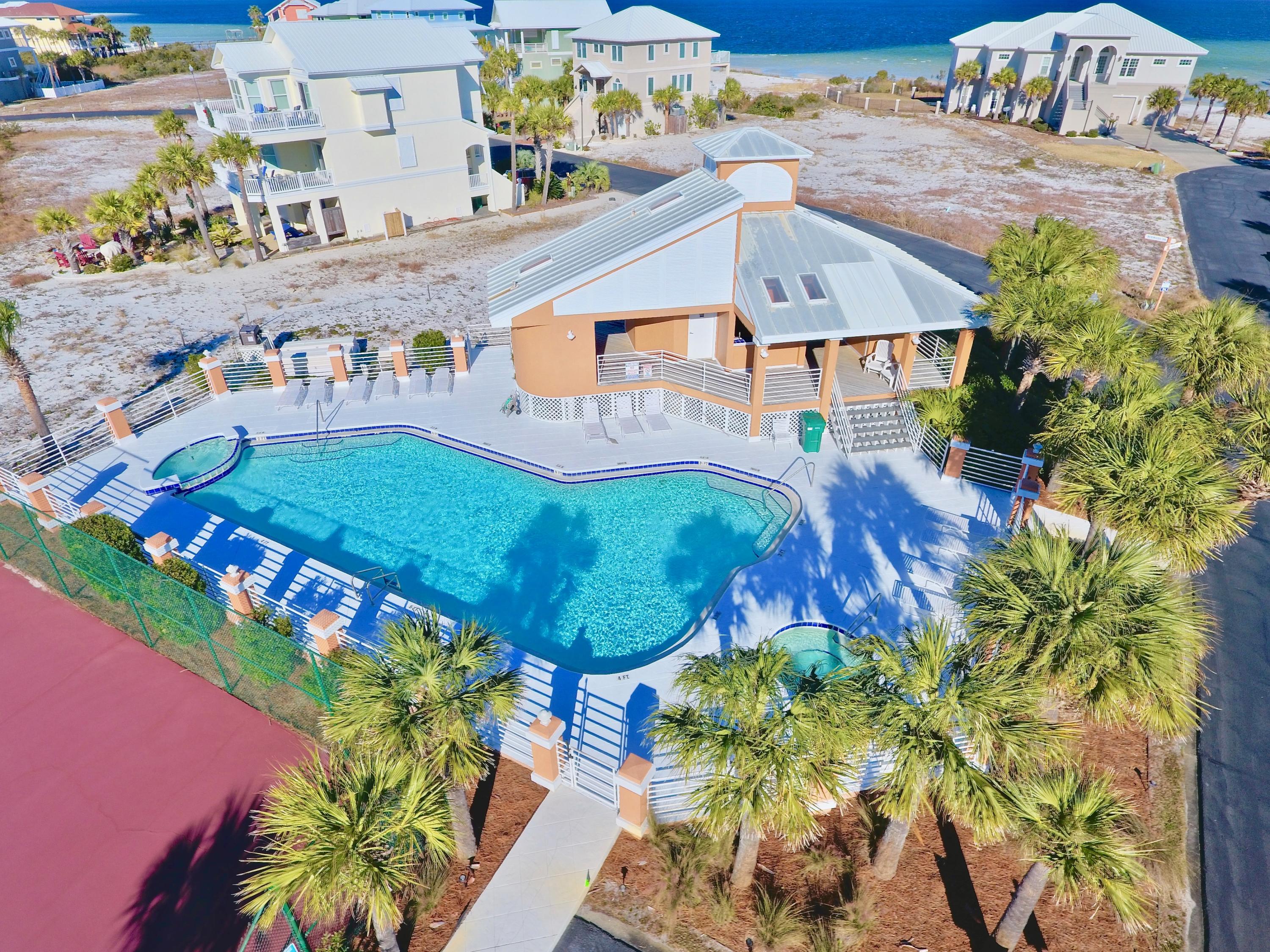 CARIBBEAN ISLES - Land