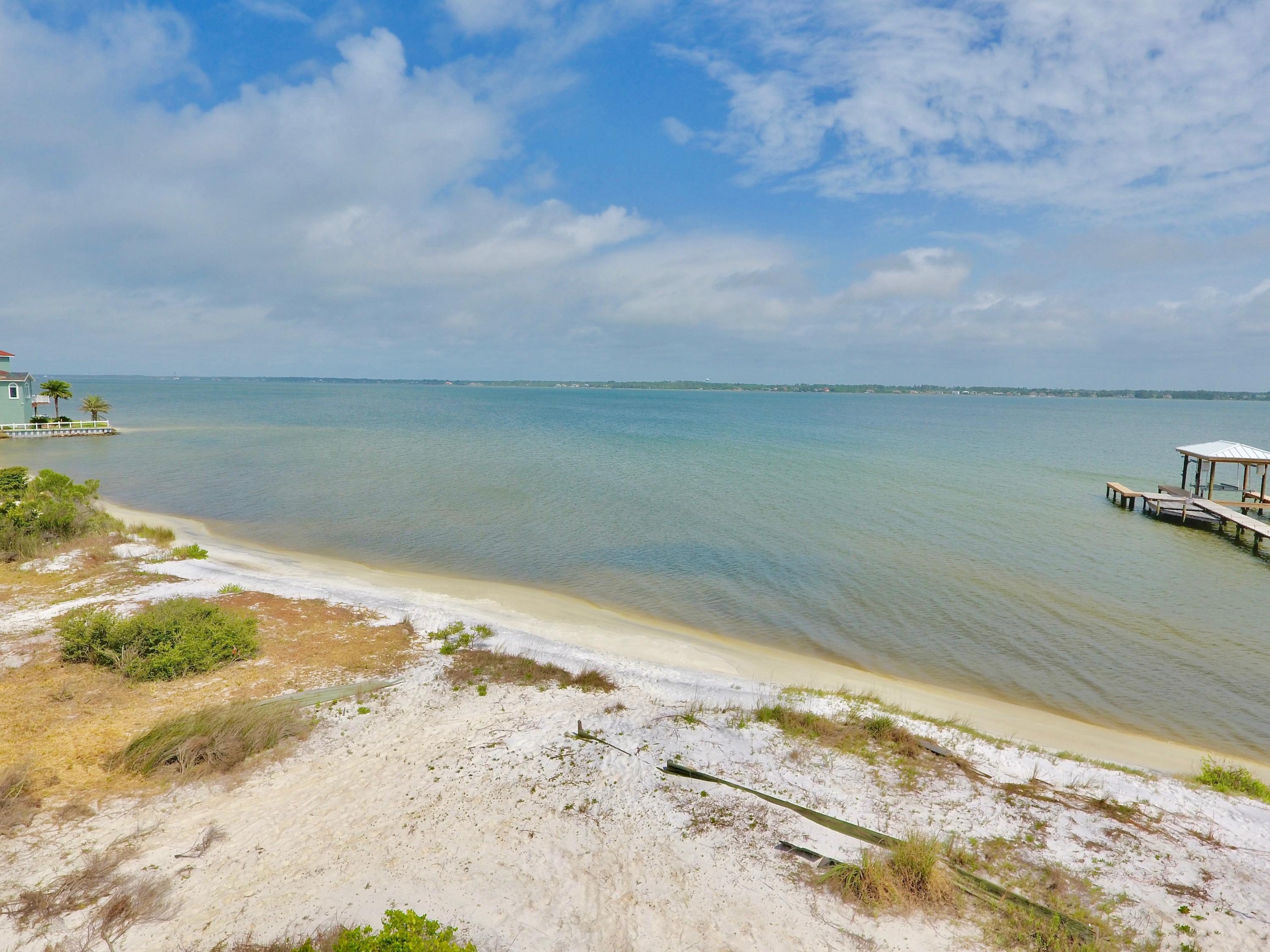 CARIBBEAN ISLES - Land