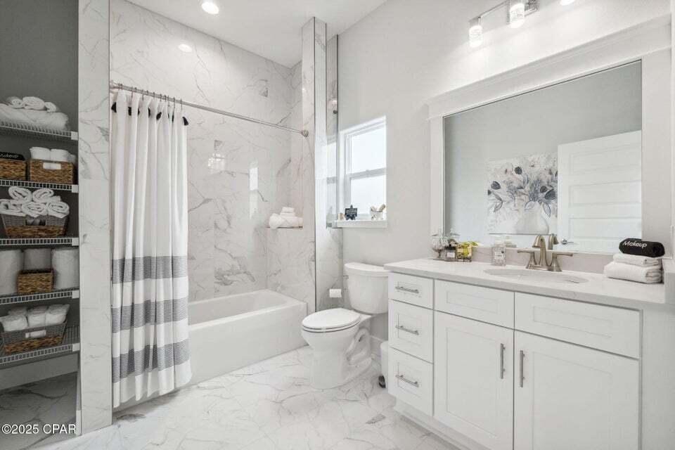 LAGUNA HAVEN - Residential