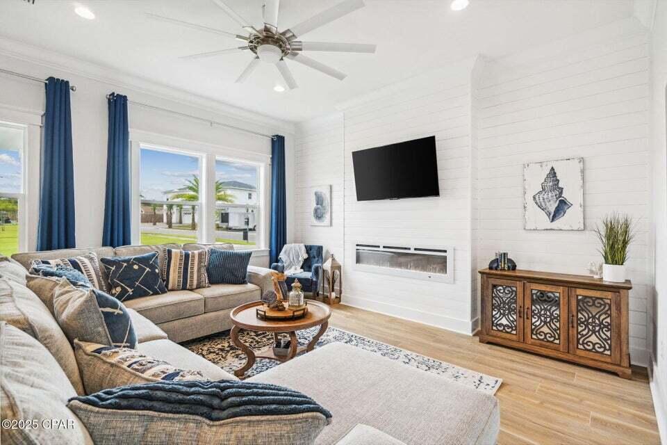 LAGUNA HAVEN - Residential
