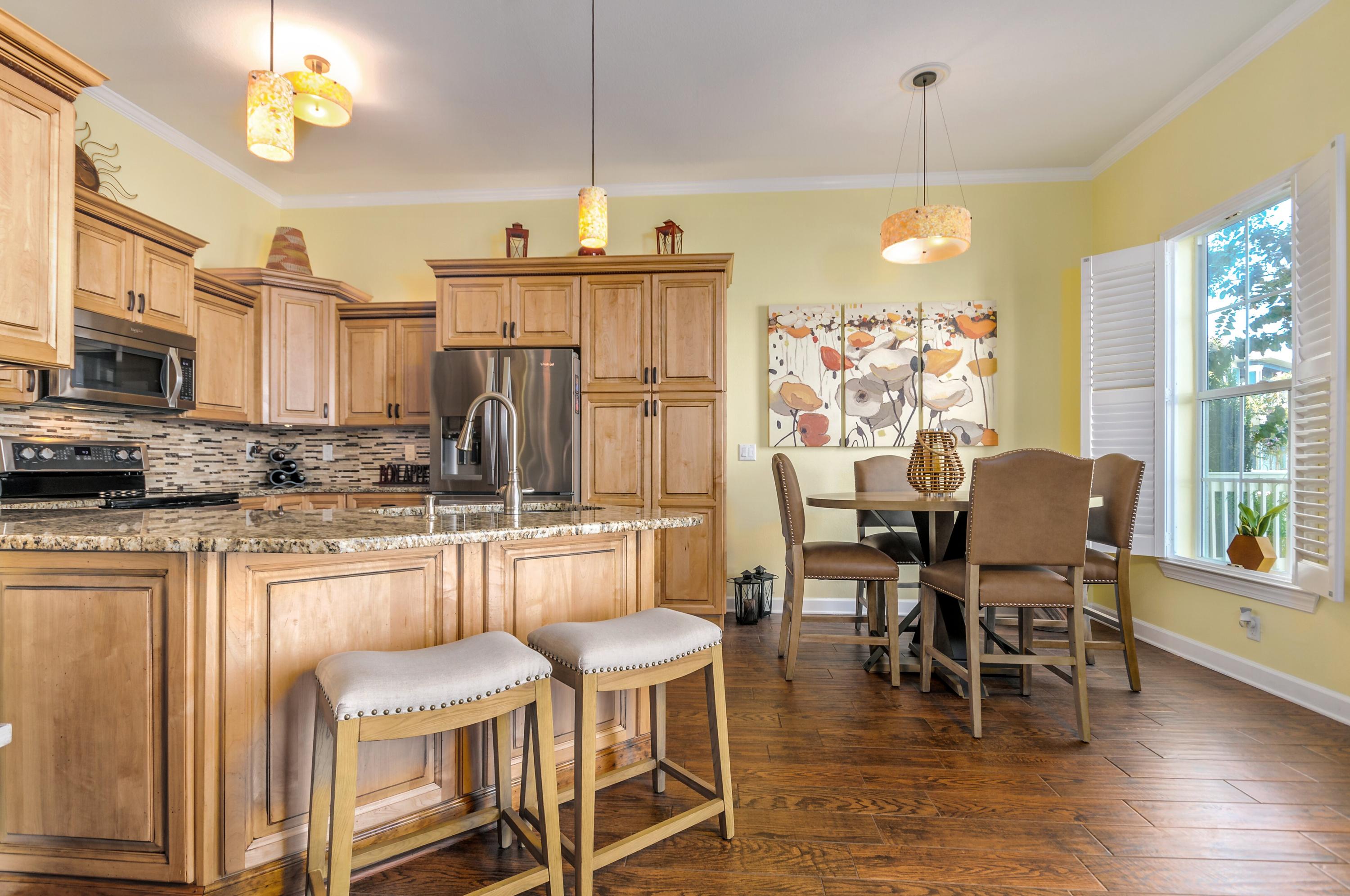 CRYSTAL COVE - Residential