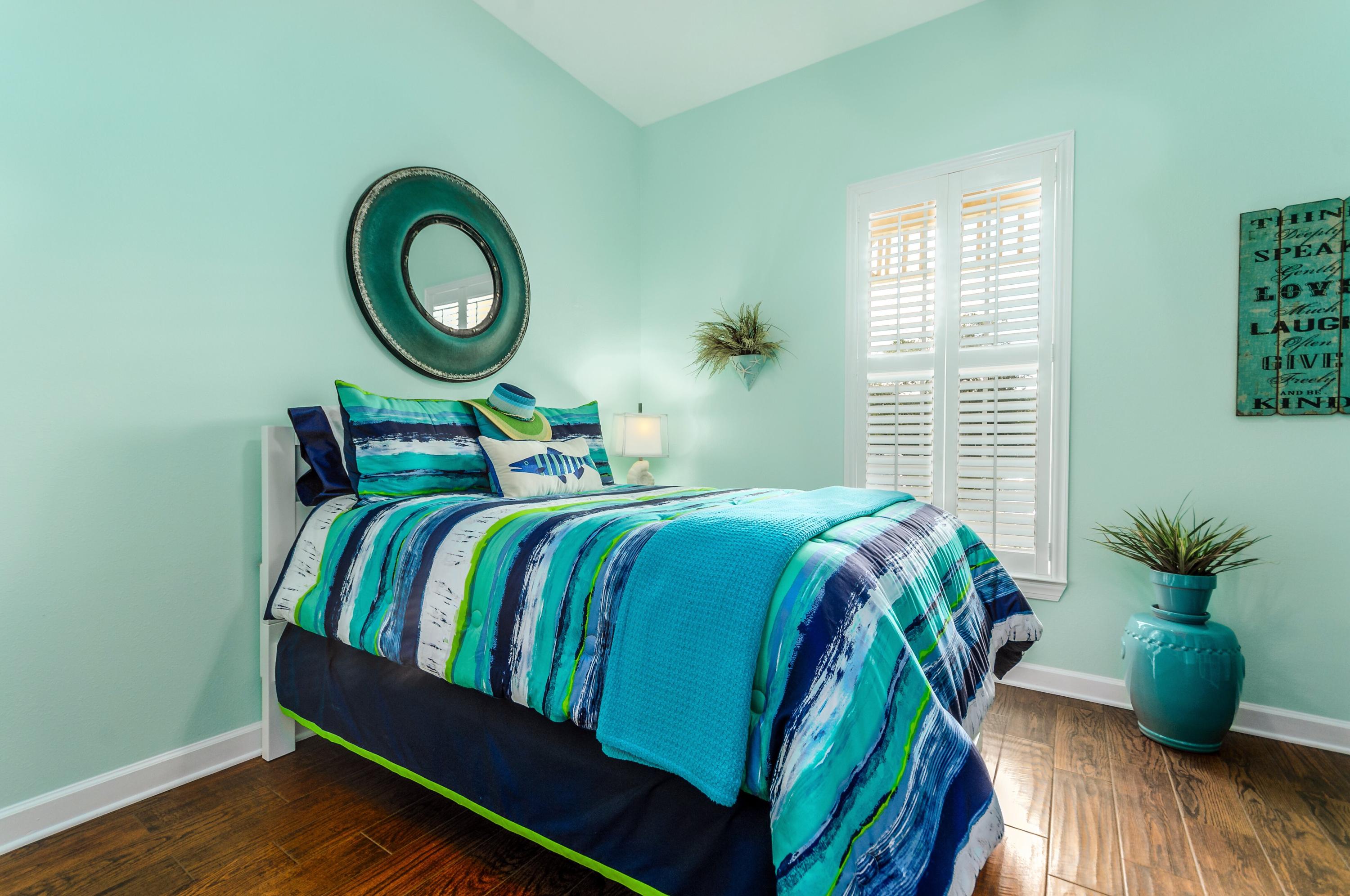 CRYSTAL COVE - Residential