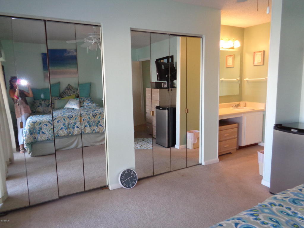 PORTSIDE CONDO - Residential