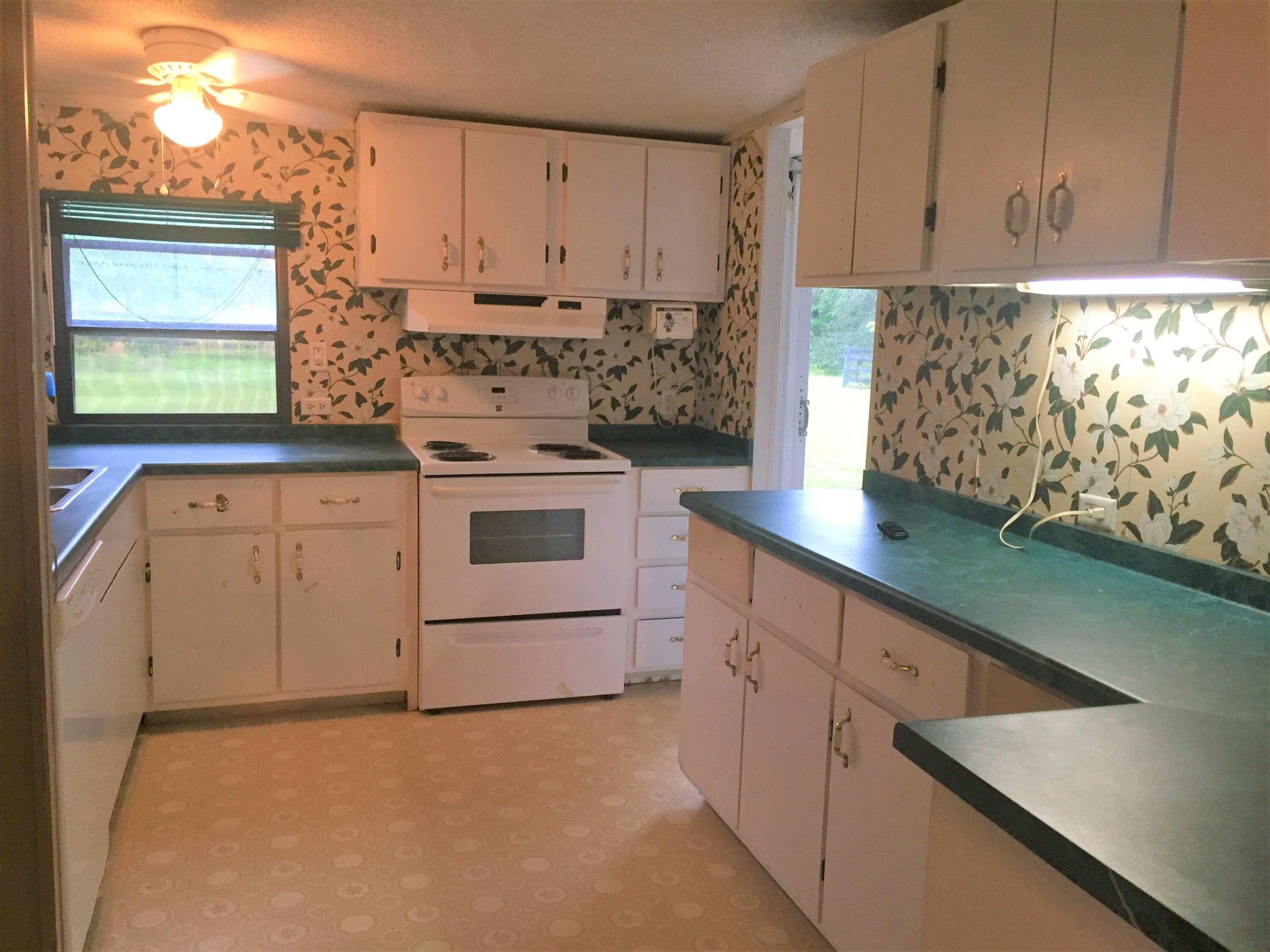 REDLAND ESTATES - Residential Lease