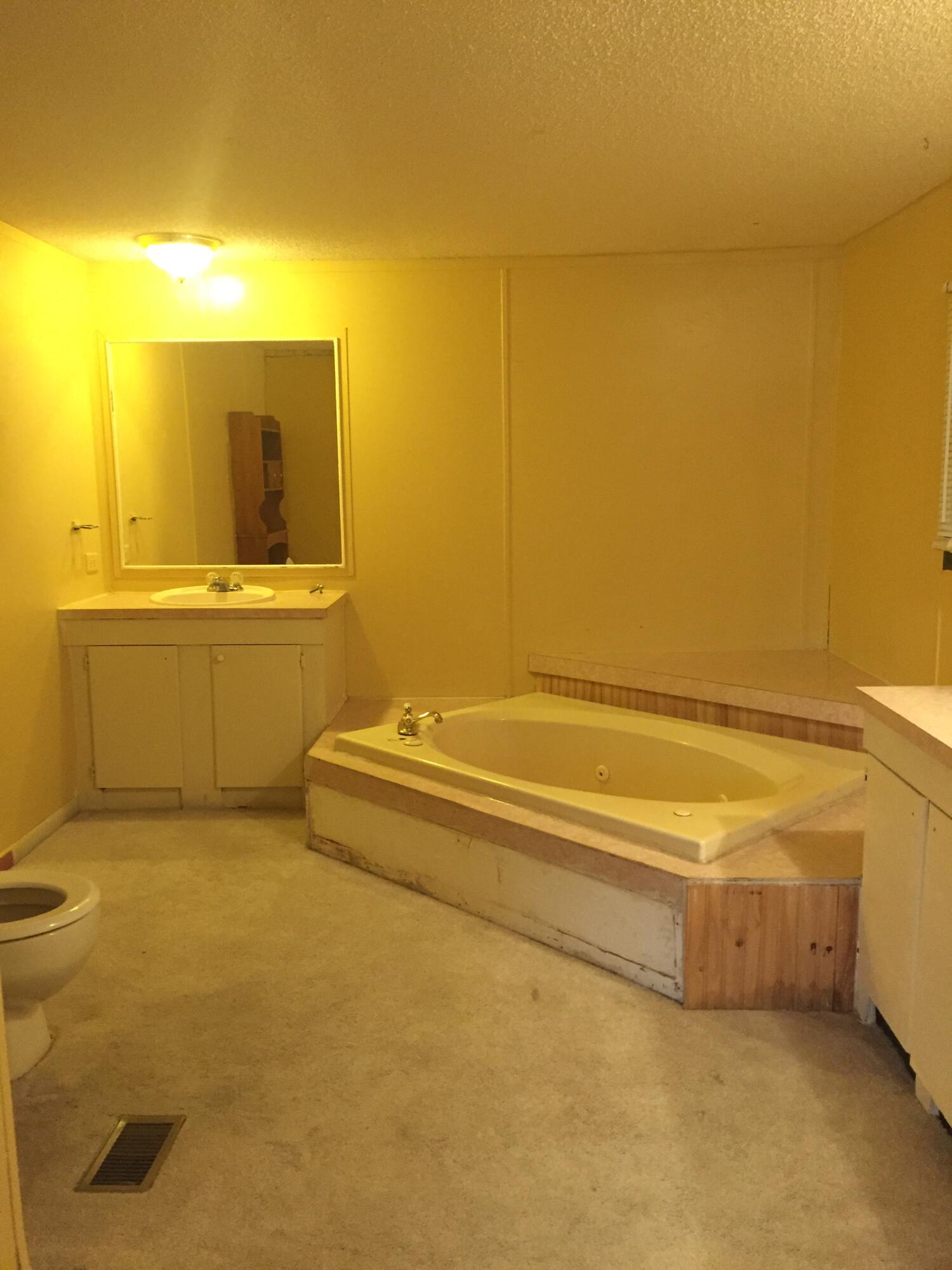 REDLAND ESTATES - Residential Lease