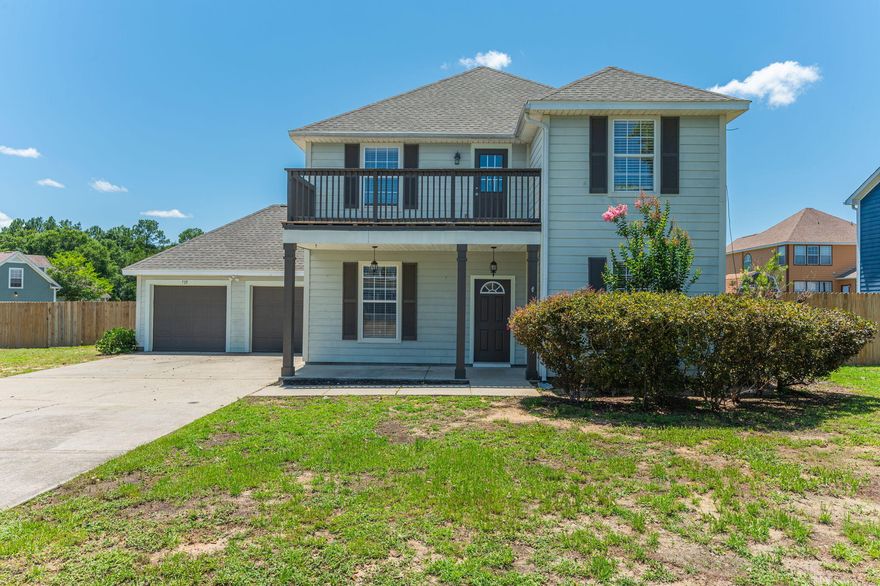 WELCOME to 715 Presscott- ideally situated at one of the closest access points to Hwy 85 heading south (Ferdon Blvd, Live Oak Church Rd).  Thoughtfully designed floor plan w formal dining, breakfast area/sunroom, office area. Laminate throughout most of the main area. Pets will be considered with approval and non-refundable pet fees.