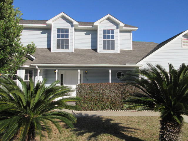 What a fantastic location for this 4 bedroom, 2.5 bath REO home in downtown Destin! The home is located in a small community on a cul-de-sac, close to everything the resort has to offer. The home features a new roof, new appliances, new carpet and paint as well as a 2 car garage, fenced back yard and a fireplace! What else could you ask for! This is a Fannie Mae Homepath Property.