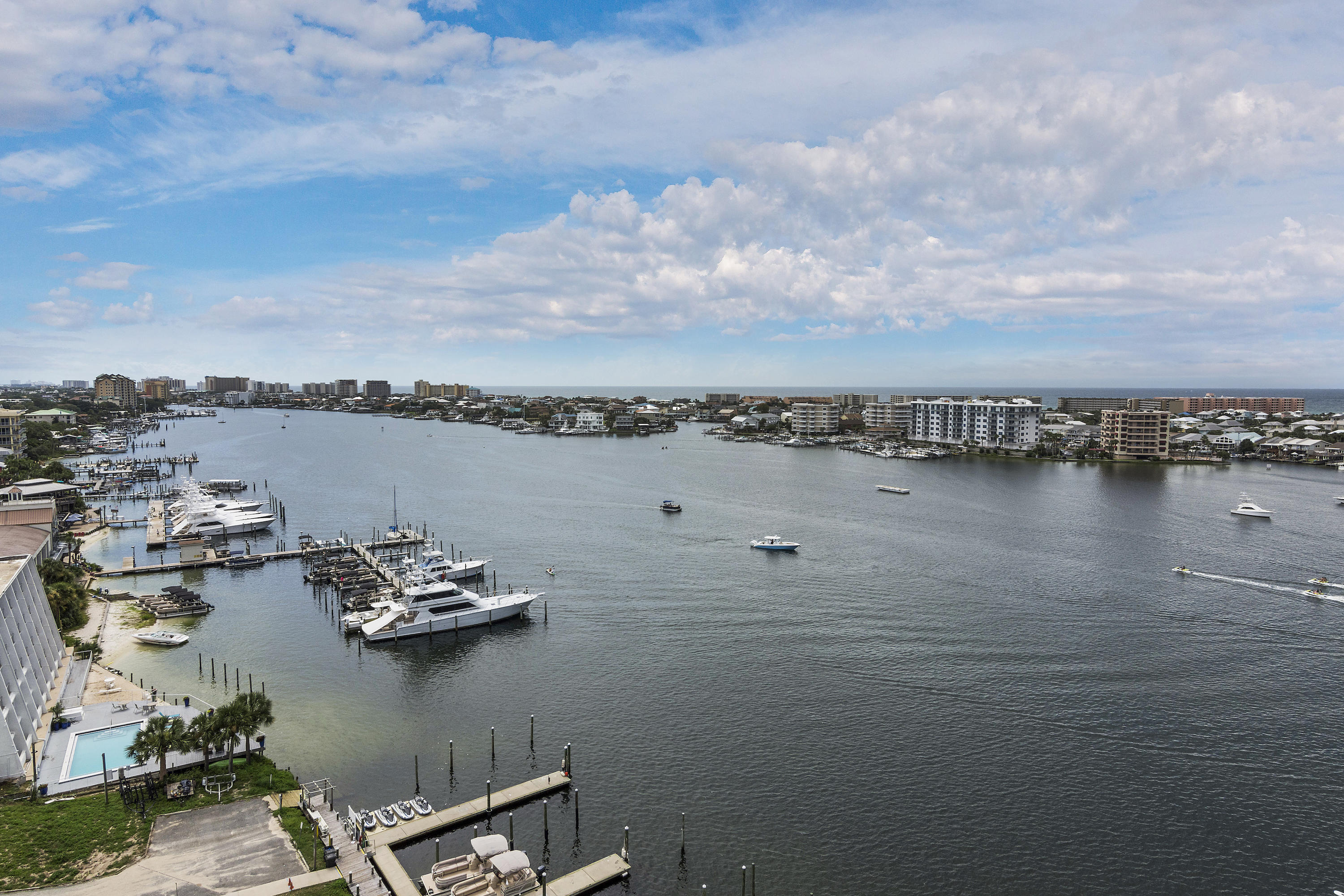 DESTIN YACHT CLUB - Residential