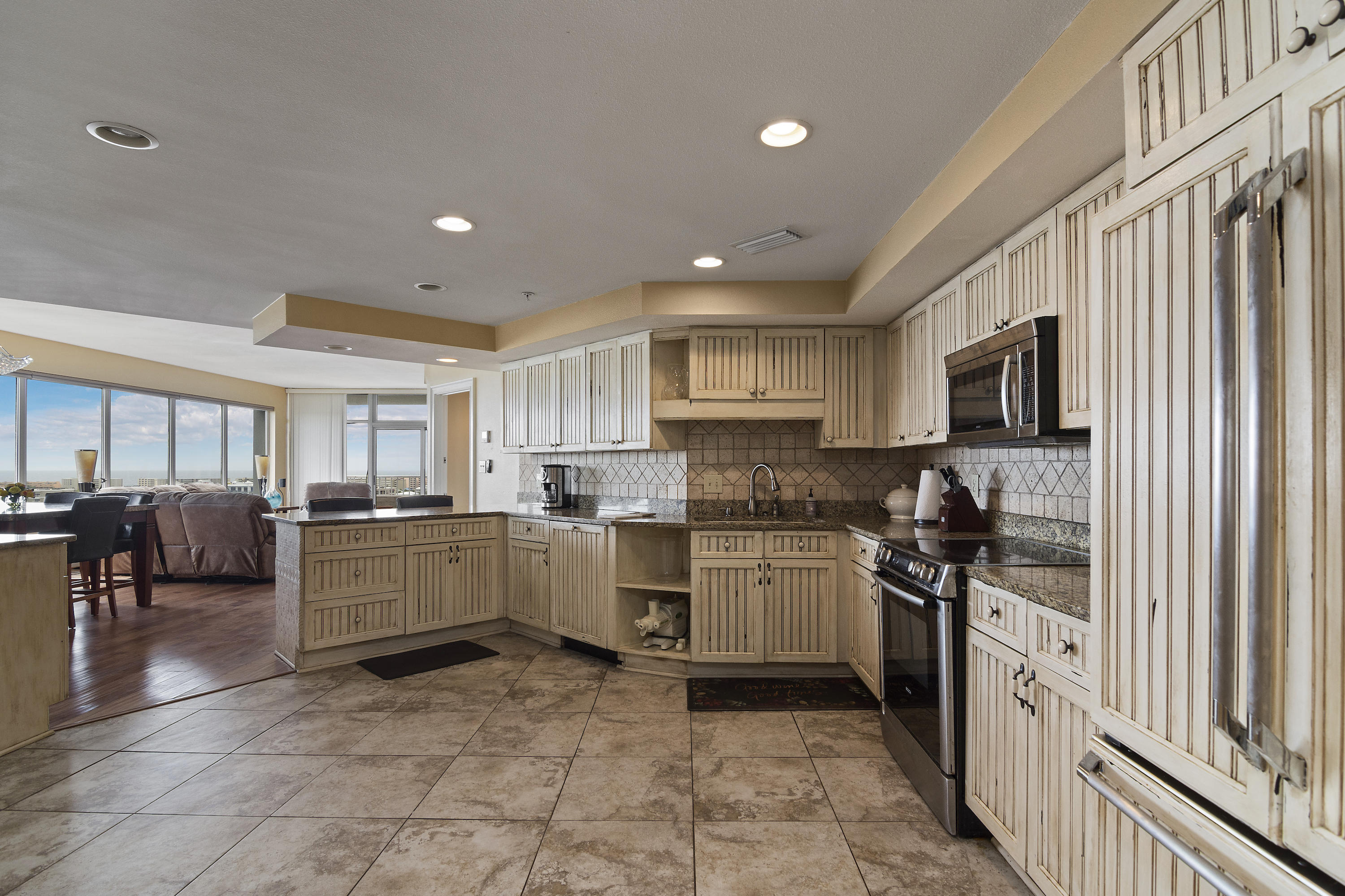 DESTIN YACHT CLUB - Residential