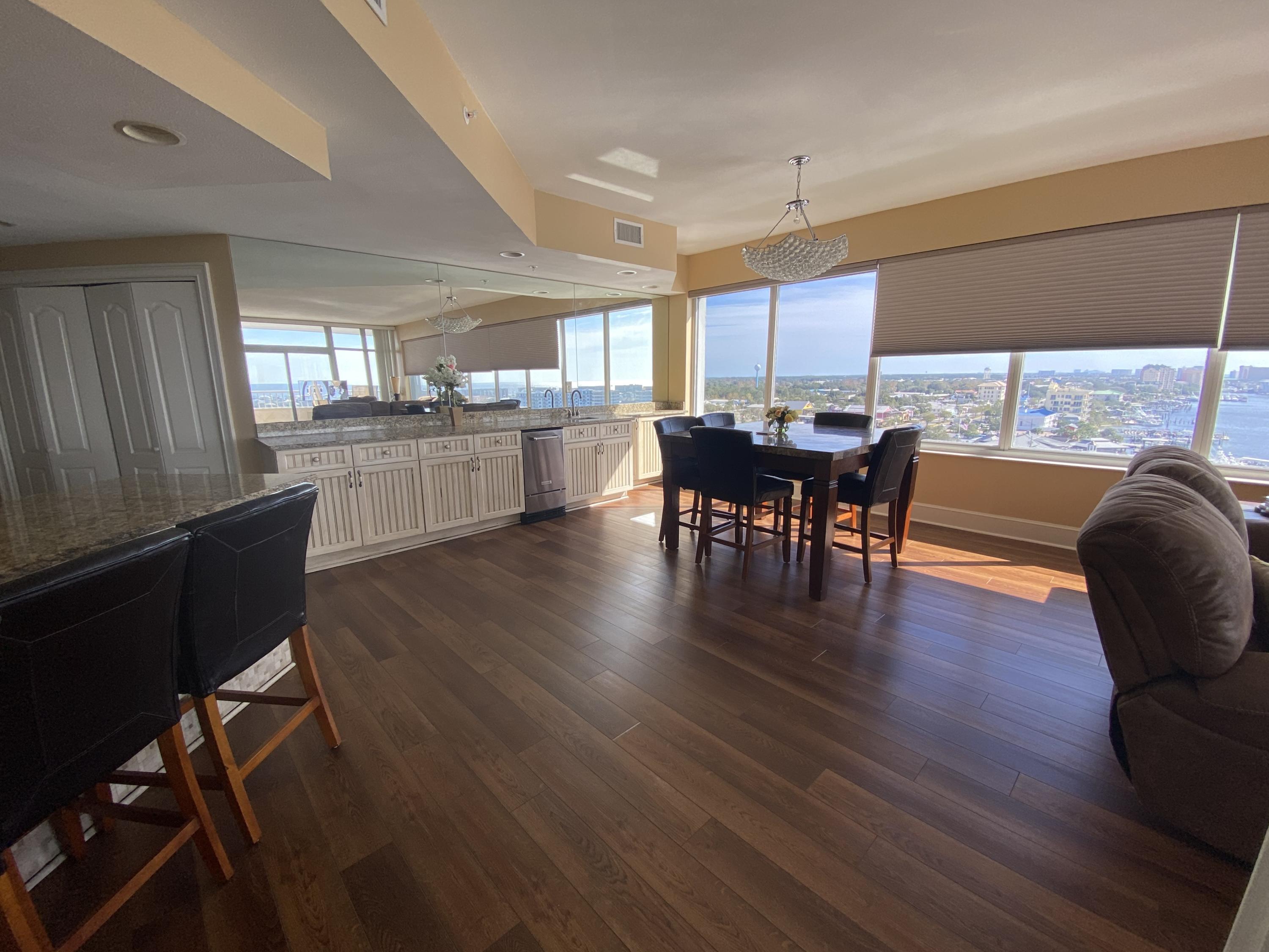 DESTIN YACHT CLUB - Residential