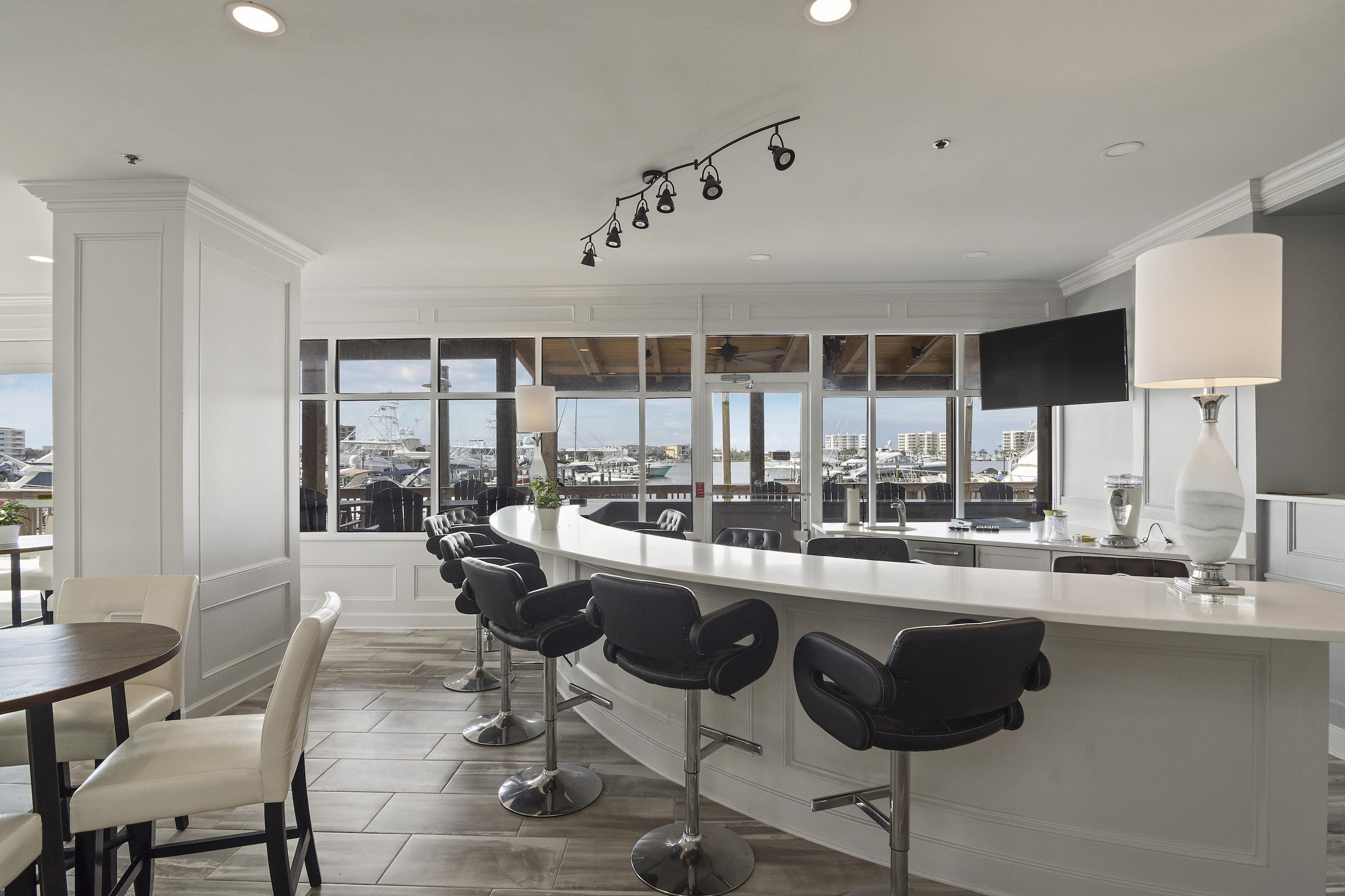 DESTIN YACHT CLUB - Residential