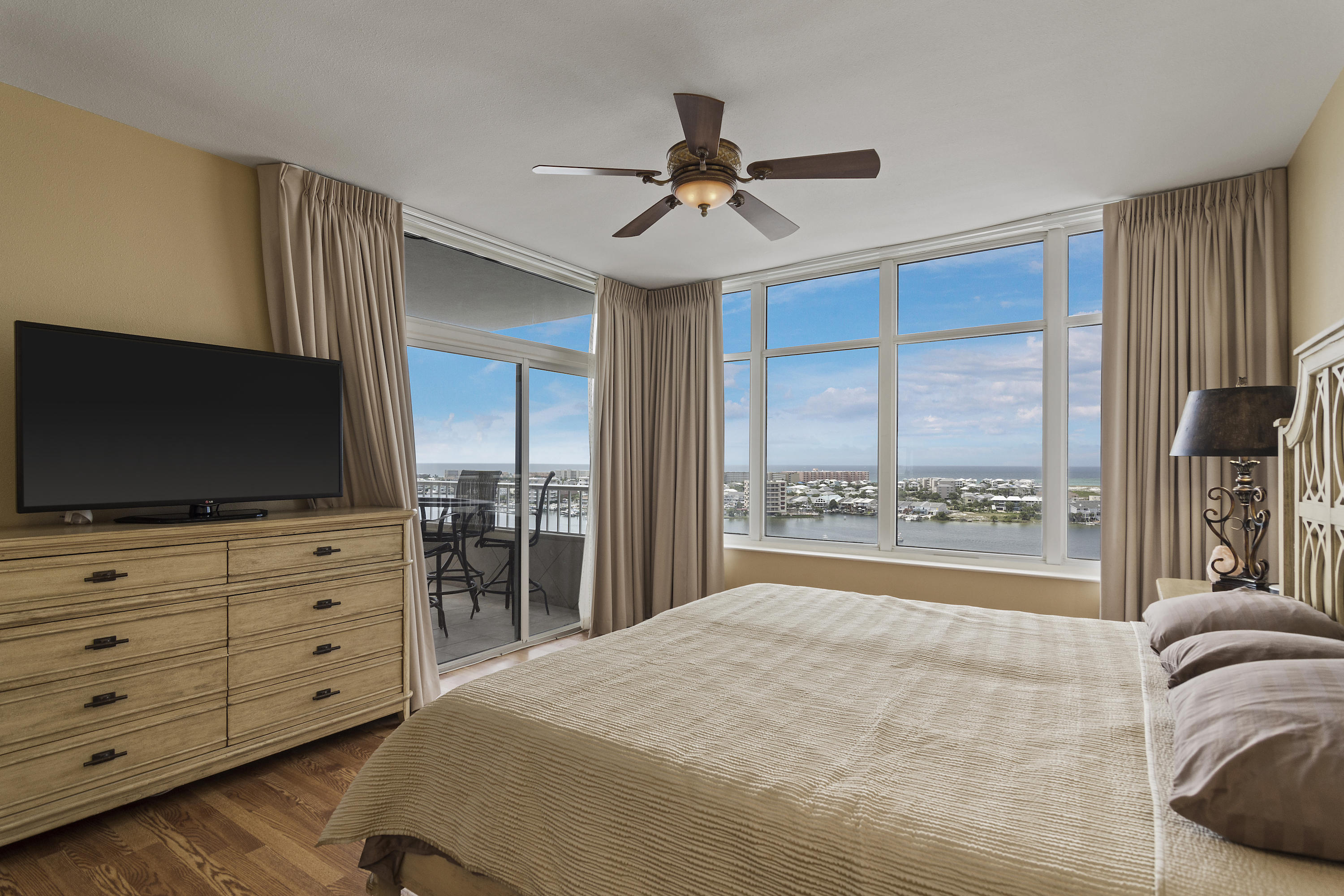 DESTIN YACHT CLUB - Residential