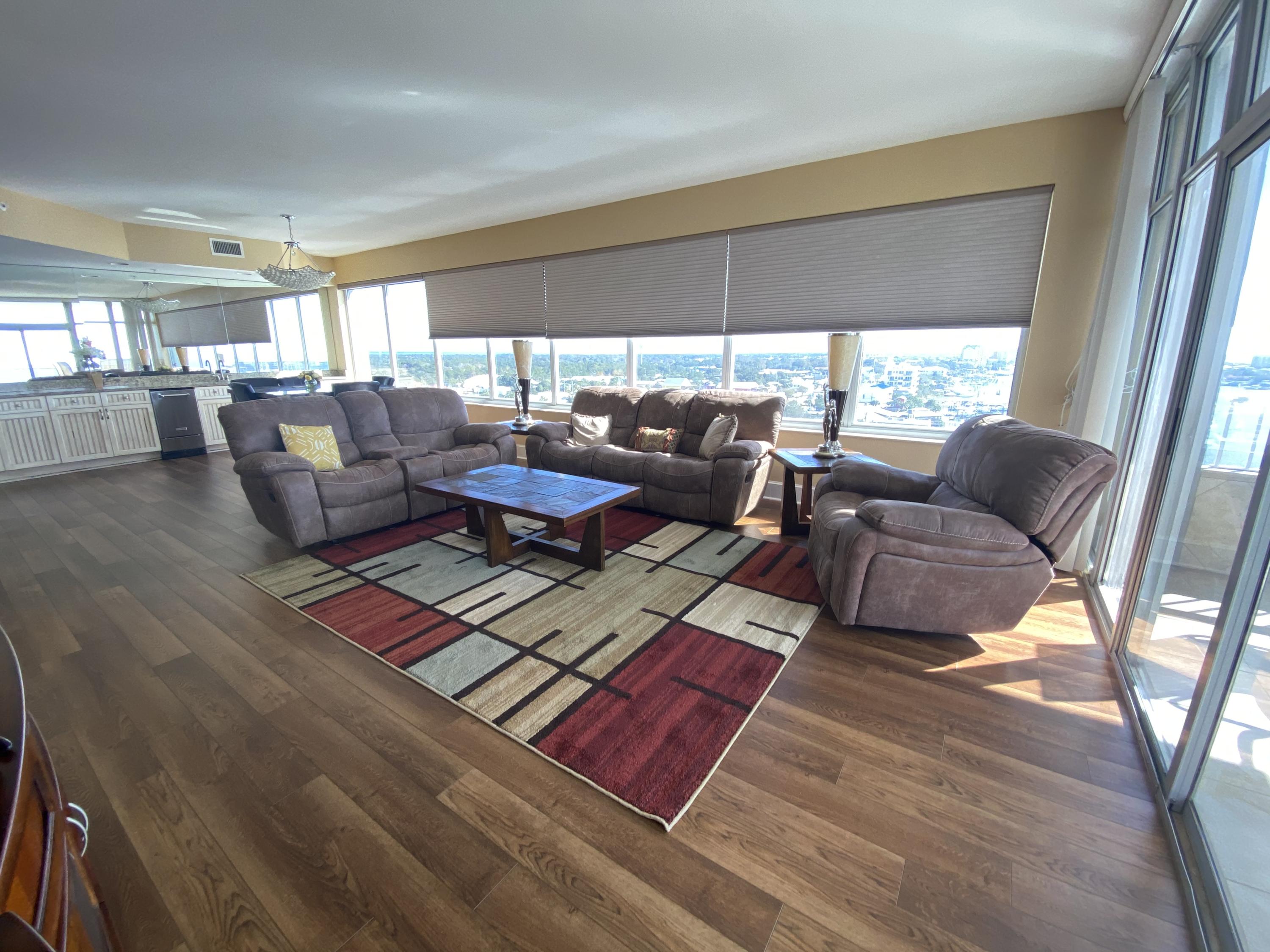 DESTIN YACHT CLUB - Residential