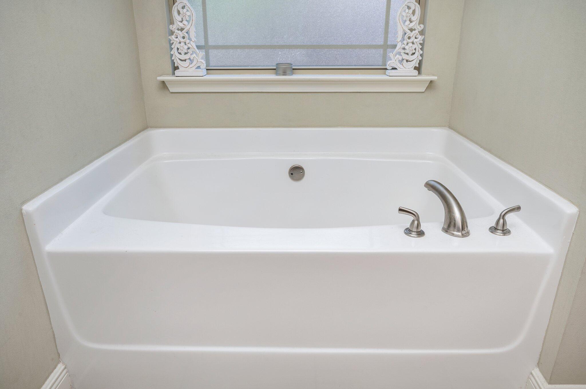 CRESTVIEW (231100.00) - Residential