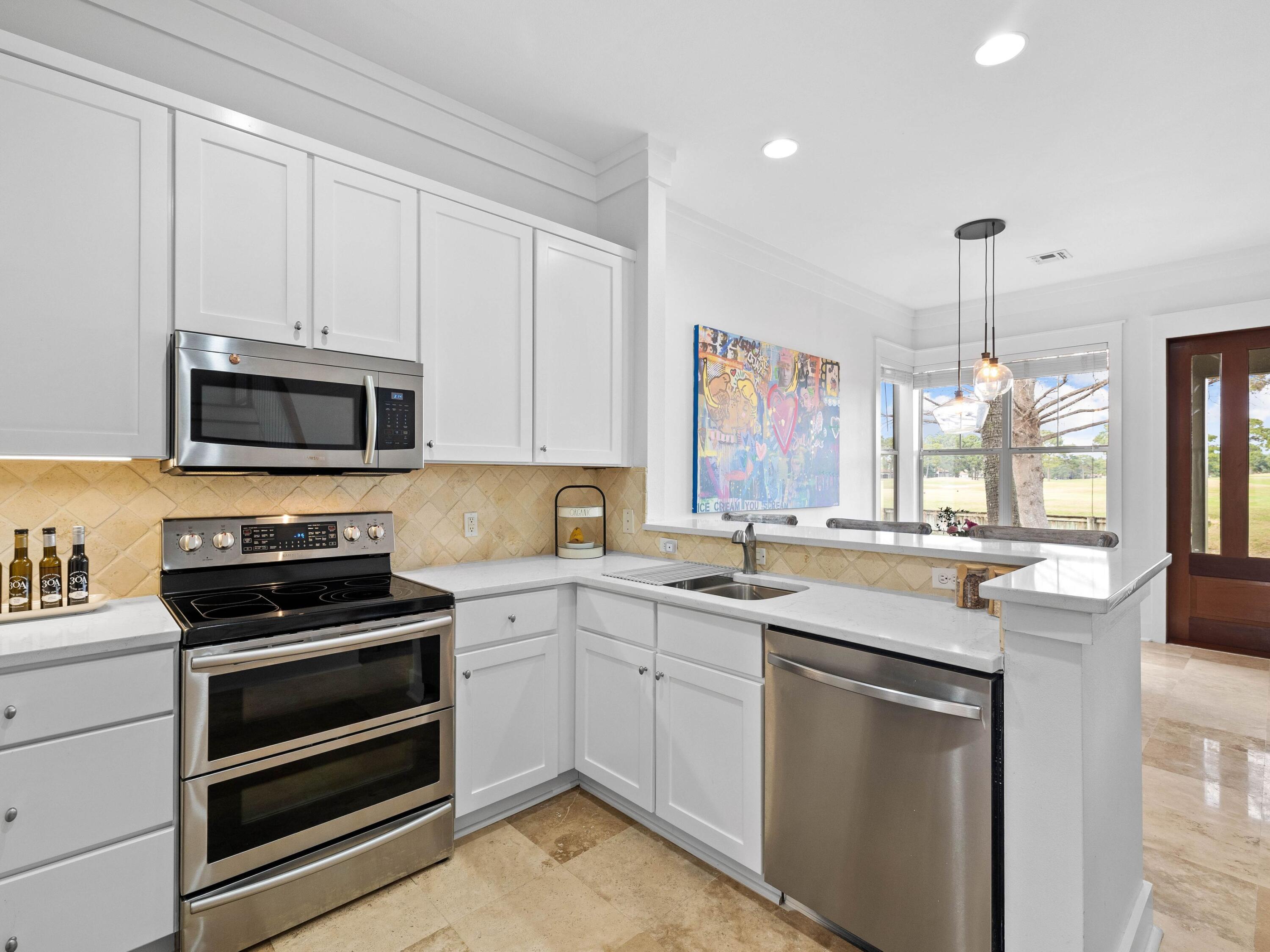 MAGNOLIA BAY - Residential