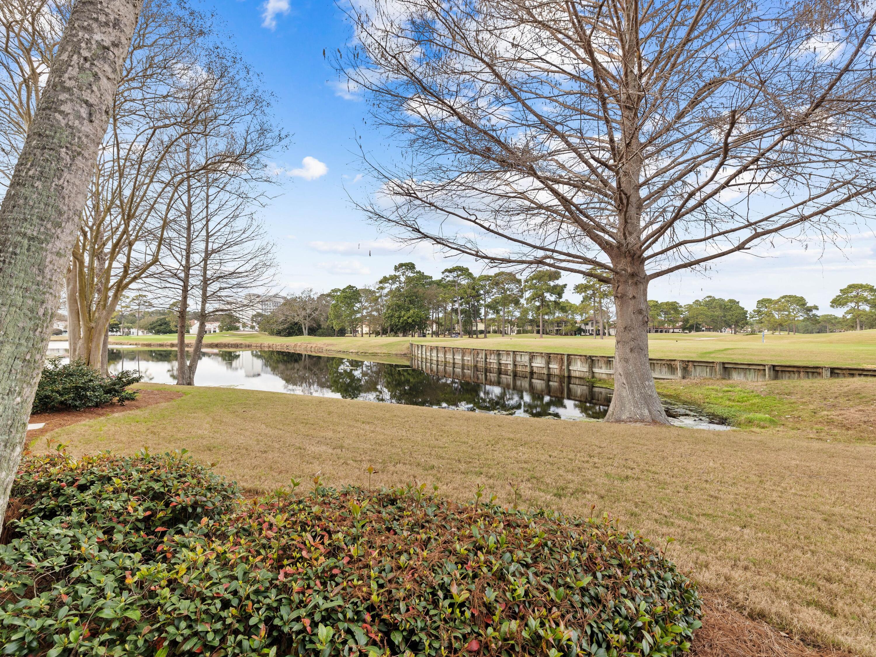 MAGNOLIA BAY - Residential