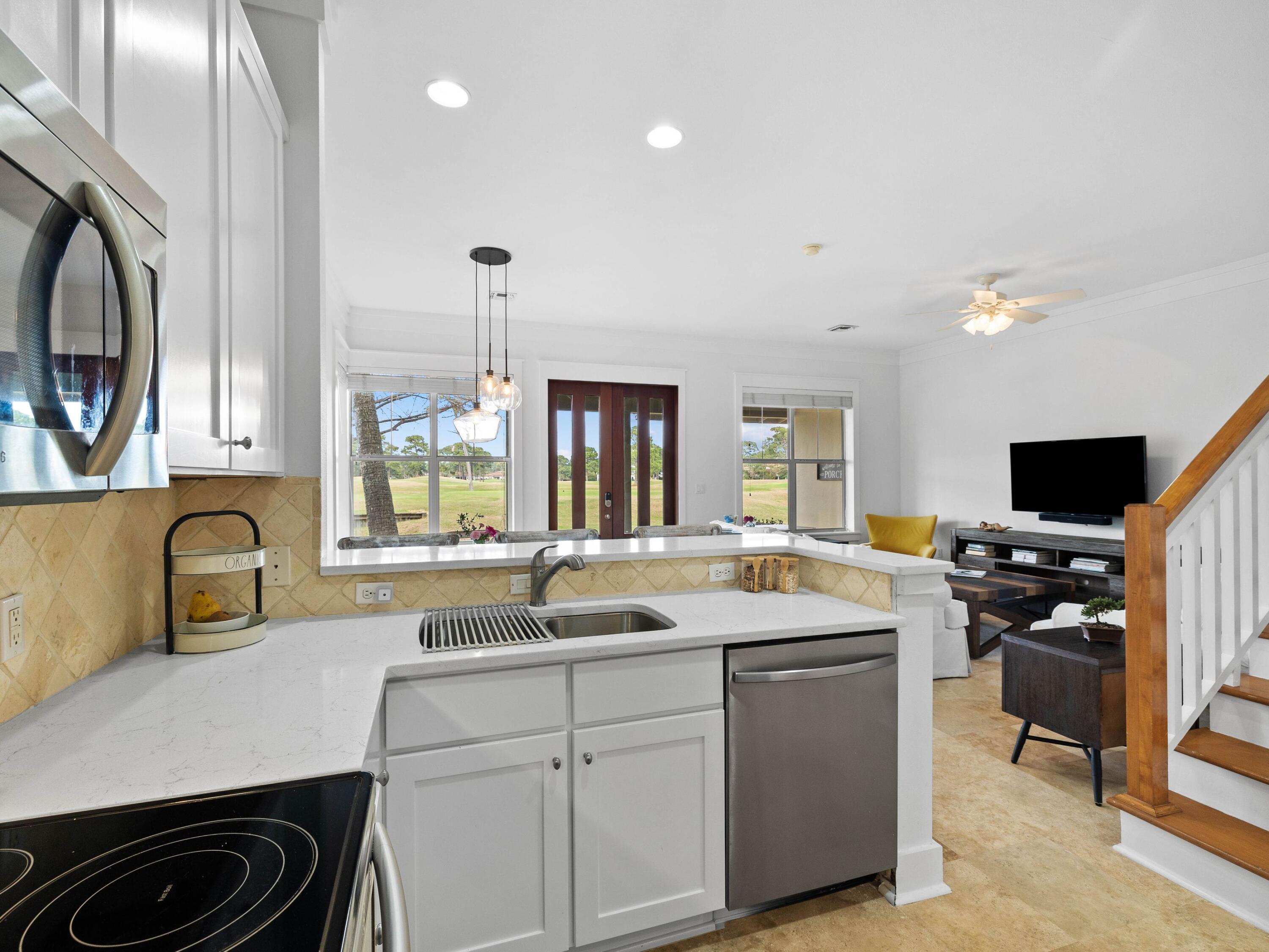 MAGNOLIA BAY - Residential