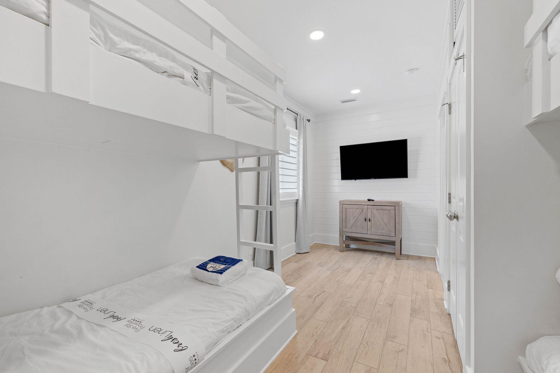 BEACH HIGHLANDS - Residential