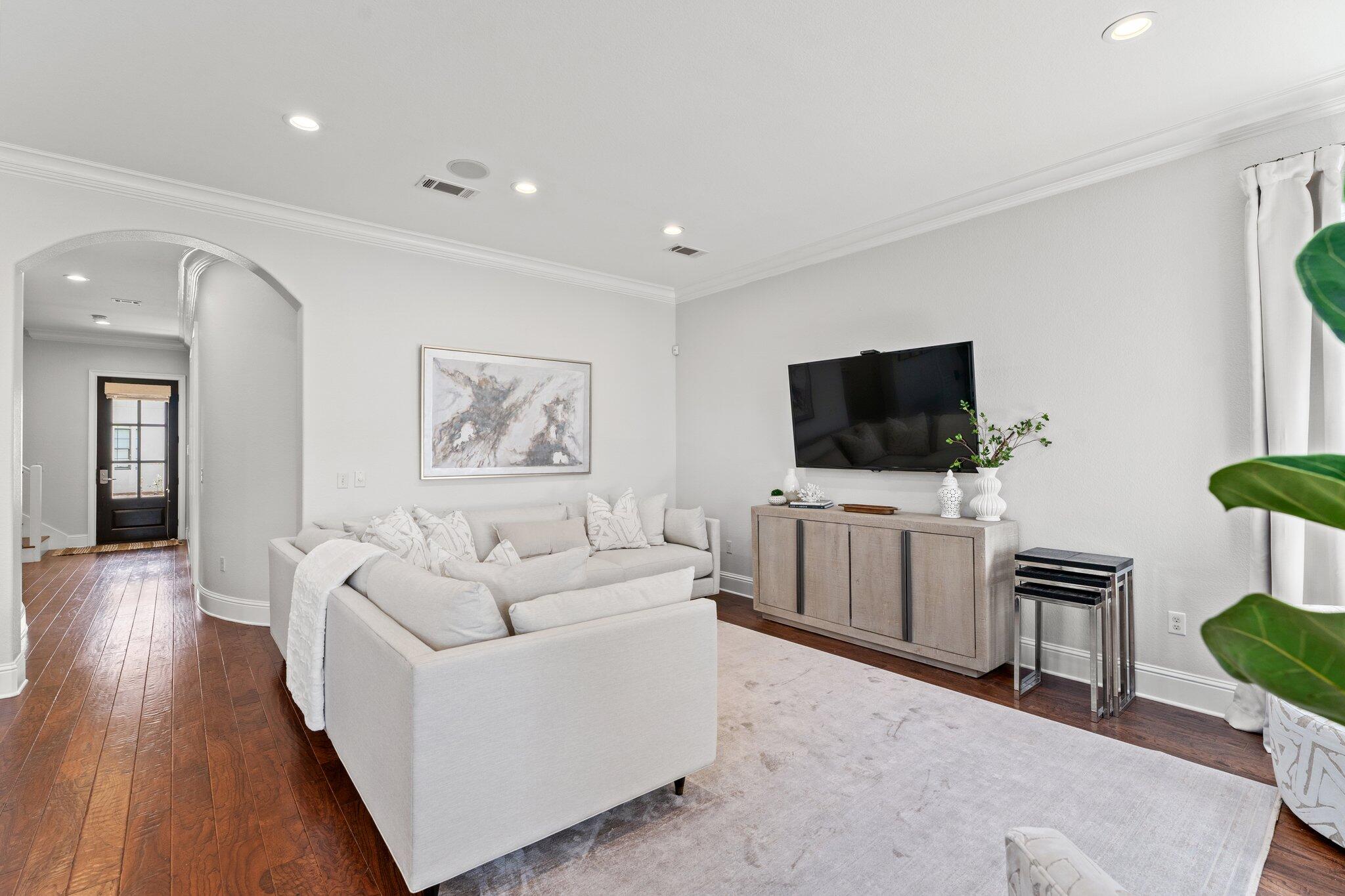 VILLA LAGO - Residential