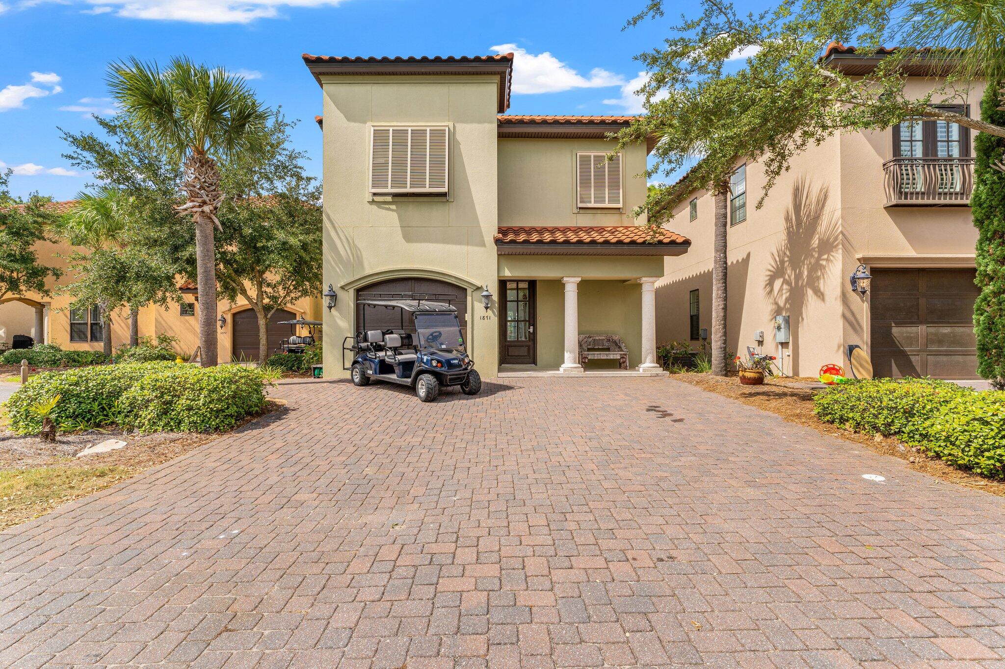 VILLA LAGO - Residential