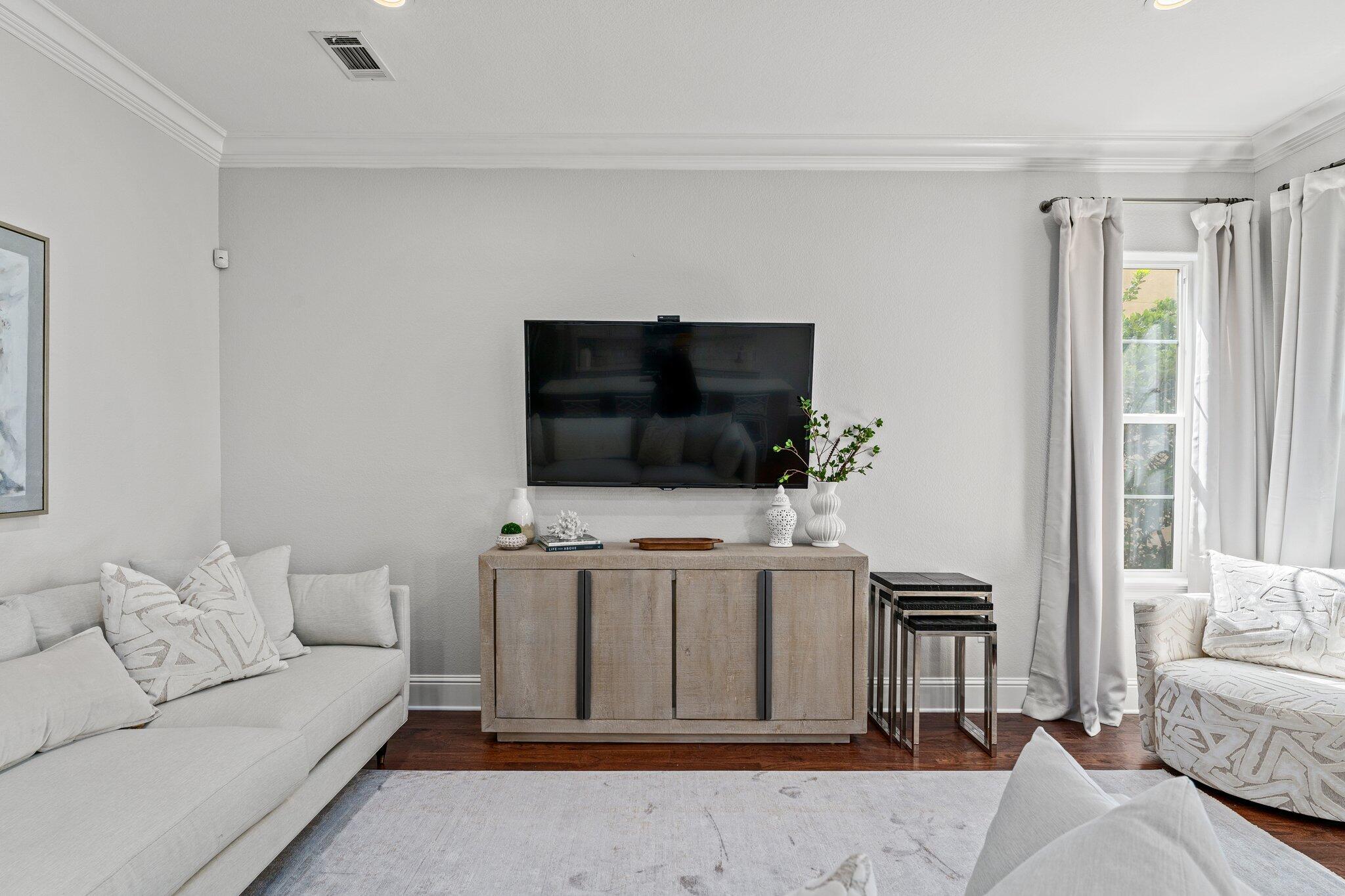 VILLA LAGO - Residential