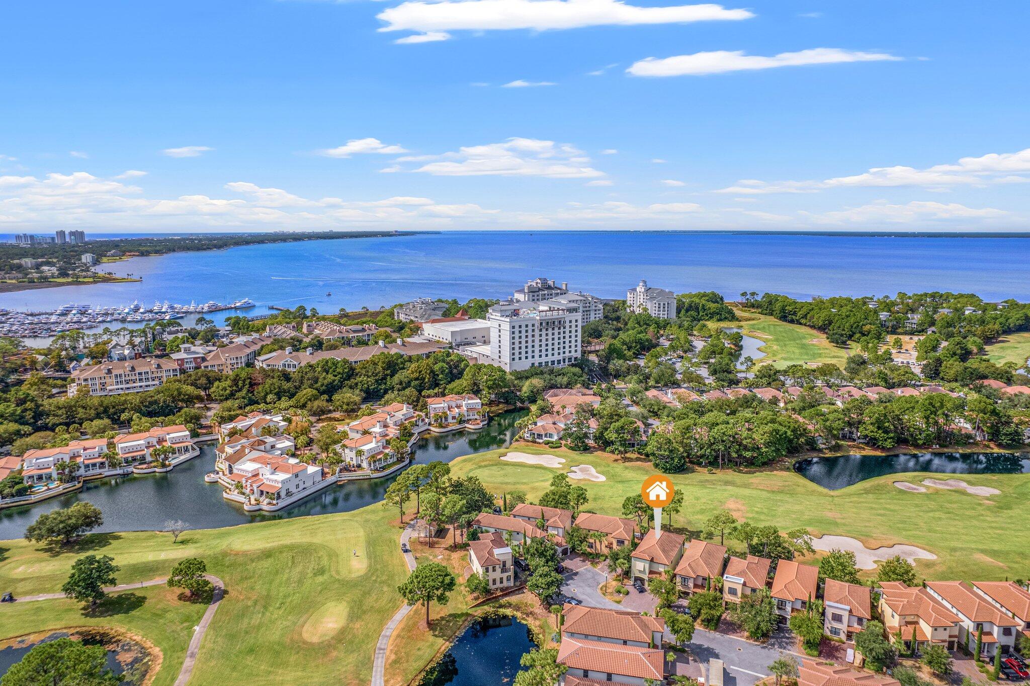 VILLA LAGO - Residential