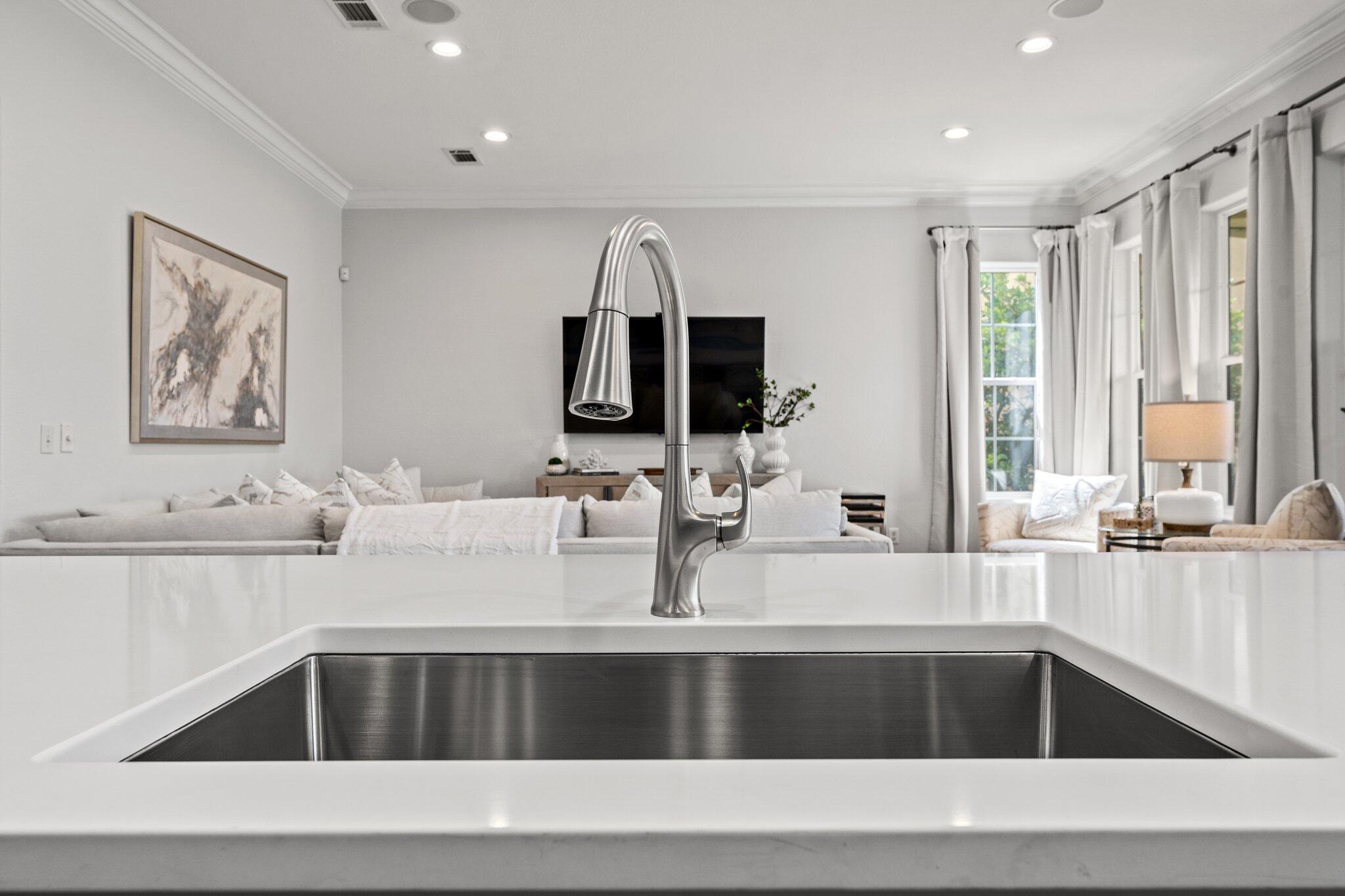 VILLA LAGO - Residential