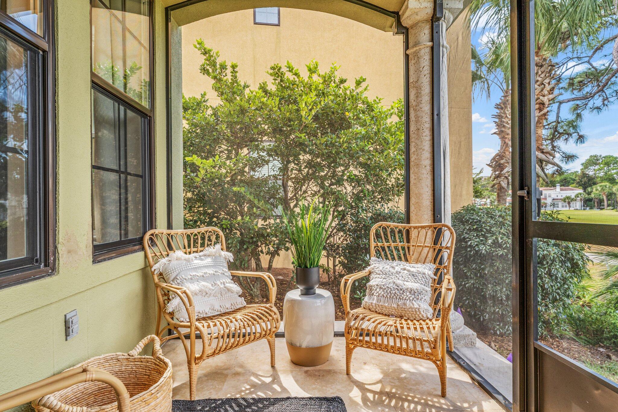 VILLA LAGO - Residential