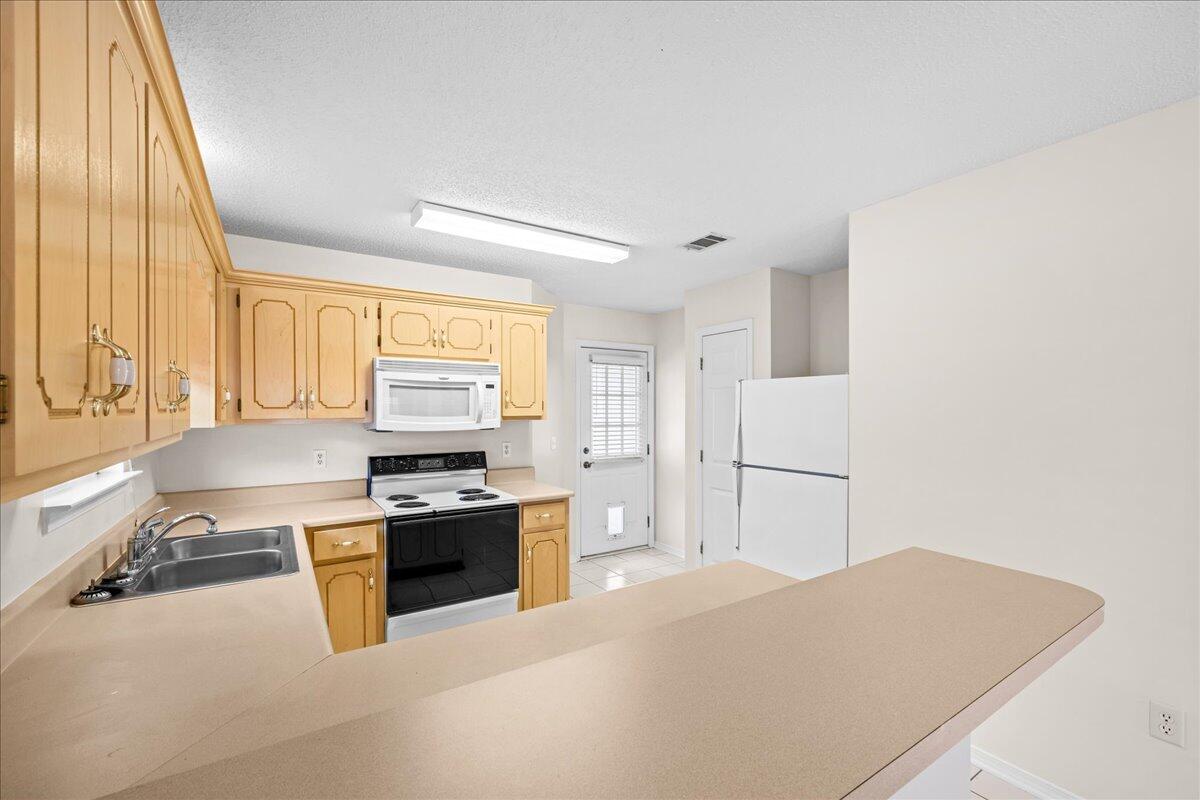 THE BUNGALOWS AT BLUEWATER BAY - Residential