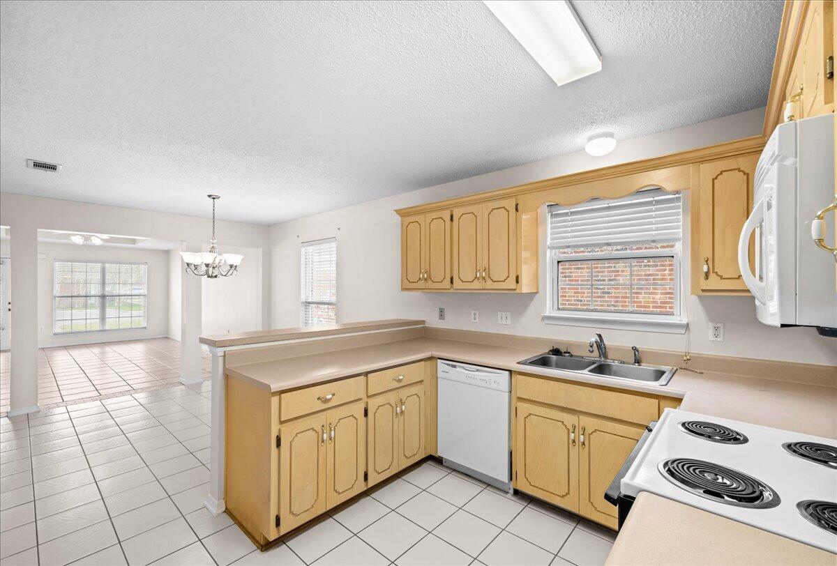 THE BUNGALOWS AT BLUEWATER BAY - Residential