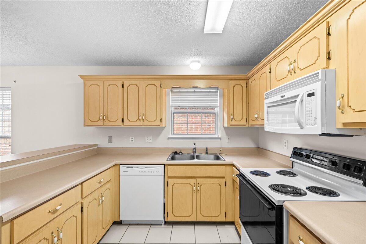 THE BUNGALOWS AT BLUEWATER BAY - Residential