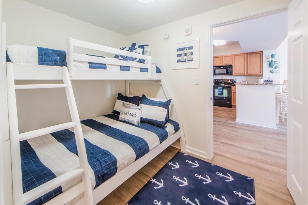 THE PALMS OF DESTIN - Residential