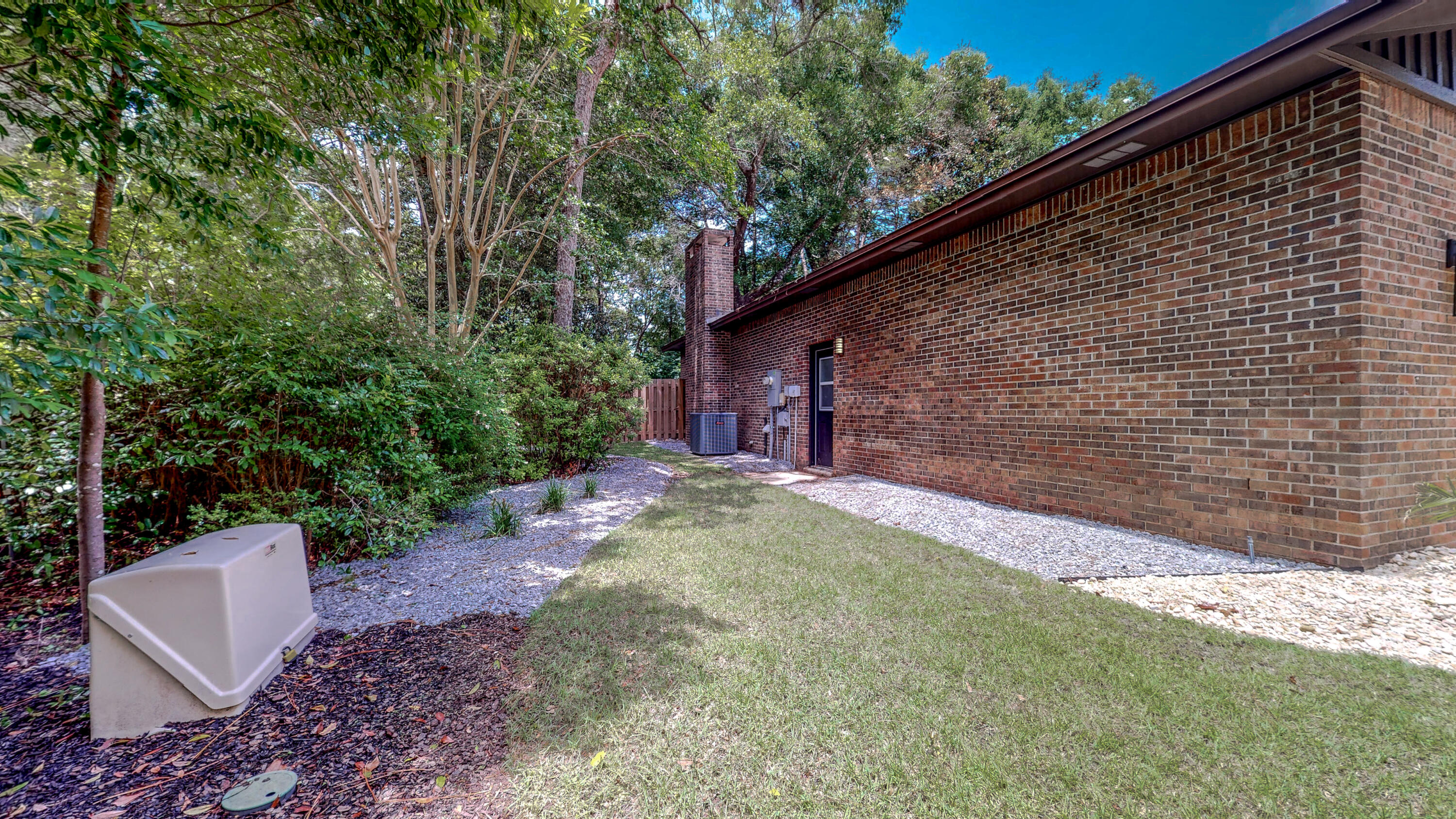 ROCKY BAYOU ESTATES 04 - Residential