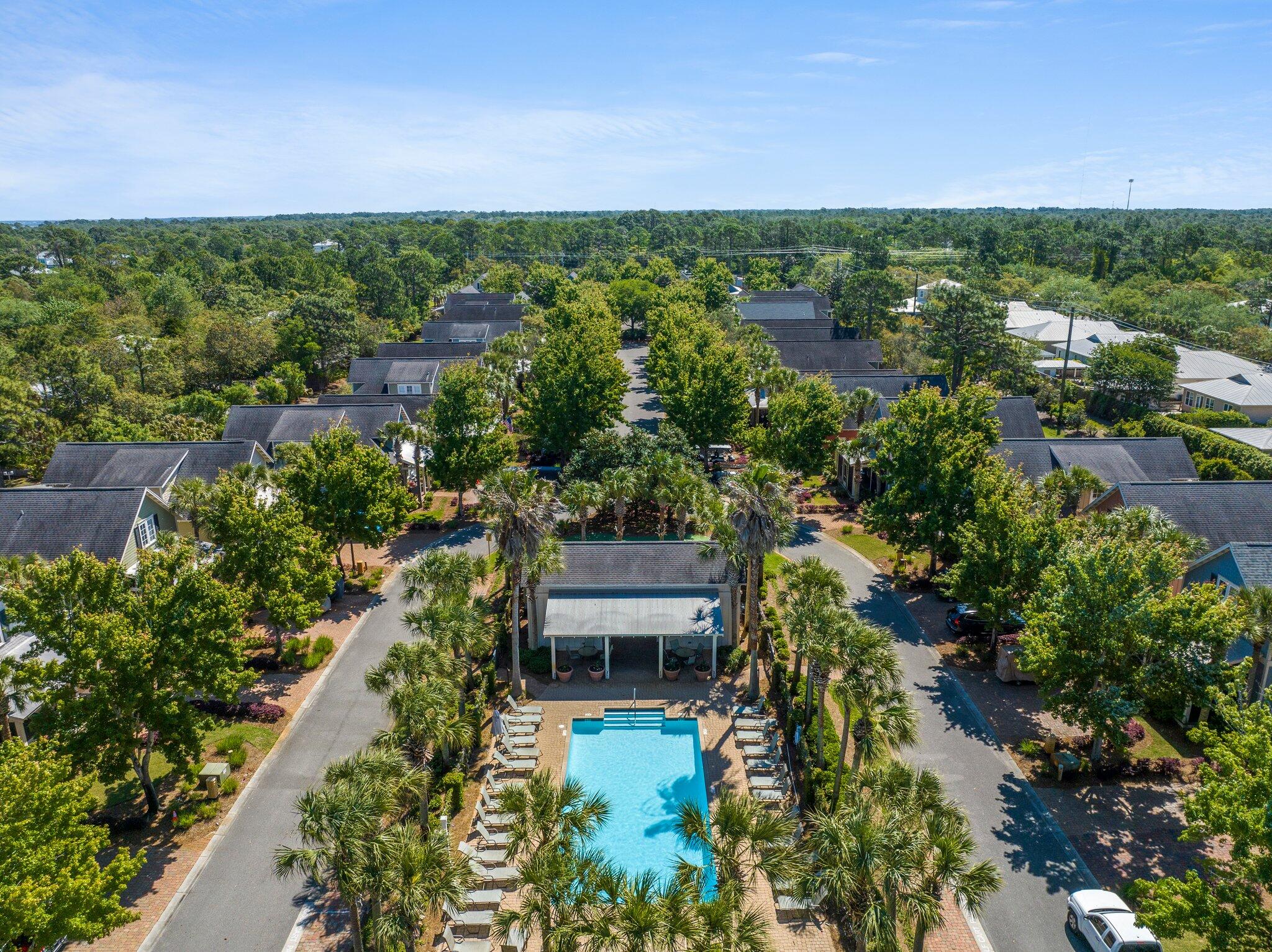 BUNGALOS AT SANDESTIN - Residential