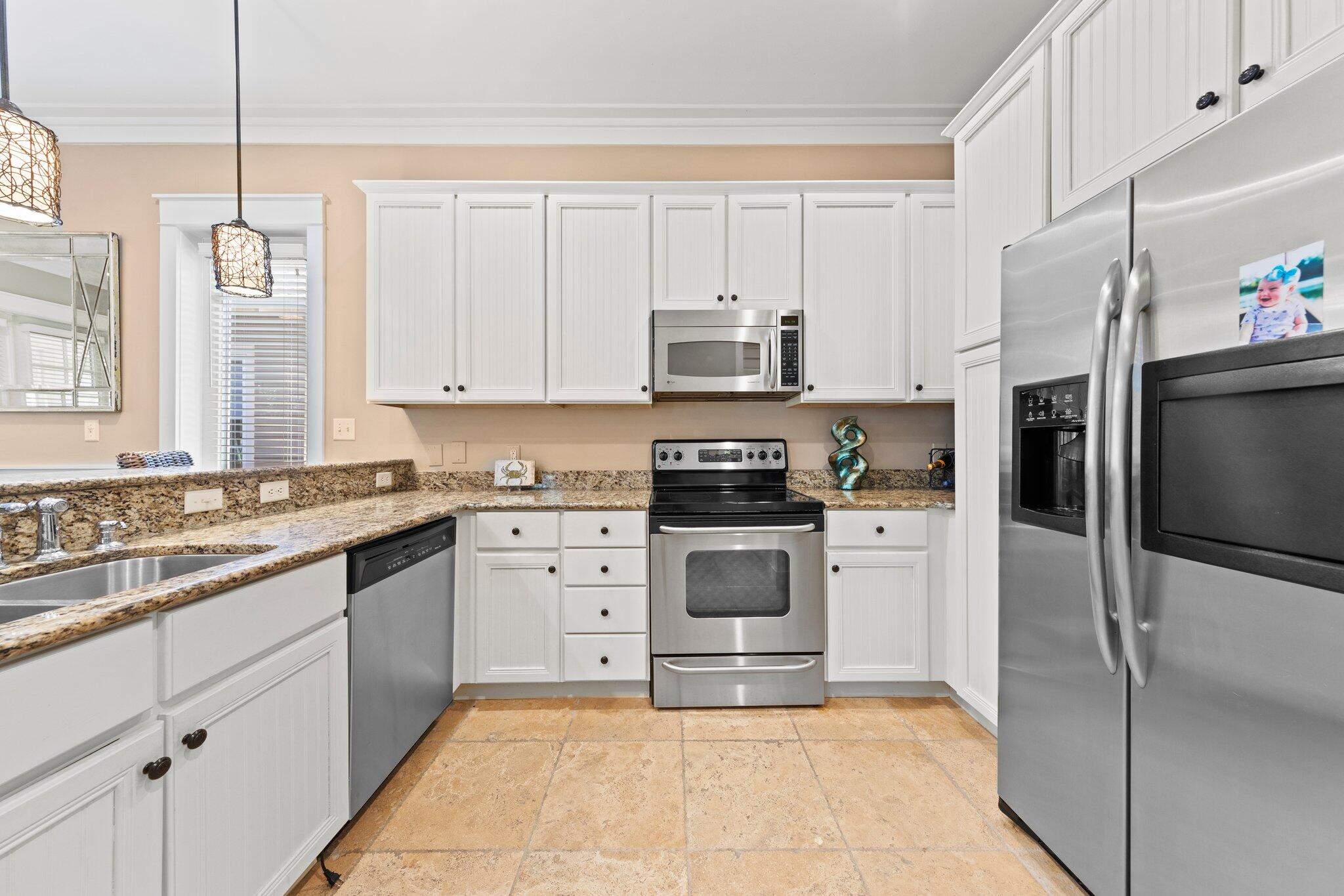 BUNGALOS AT SANDESTIN - Residential