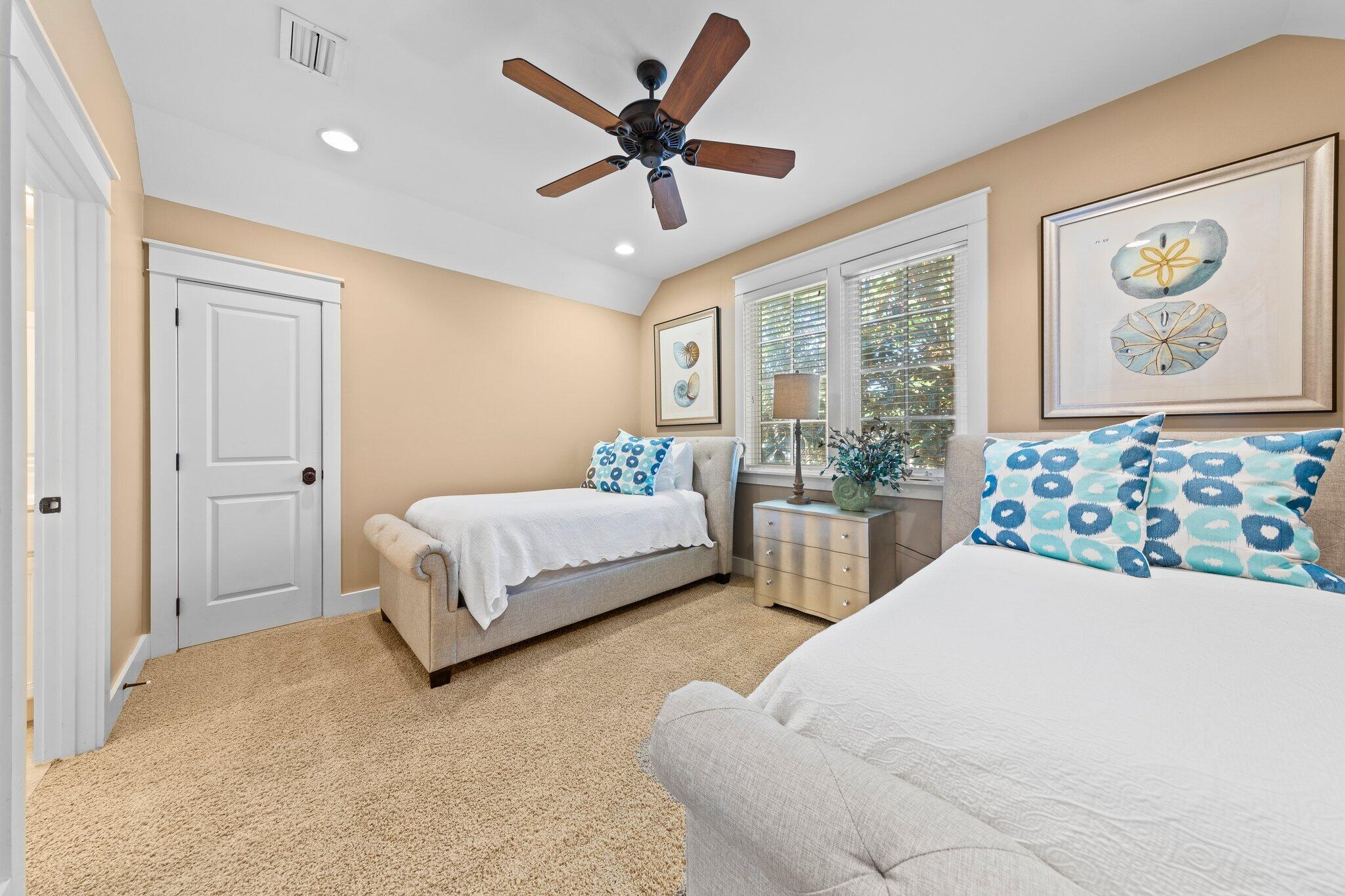 BUNGALOS AT SANDESTIN - Residential