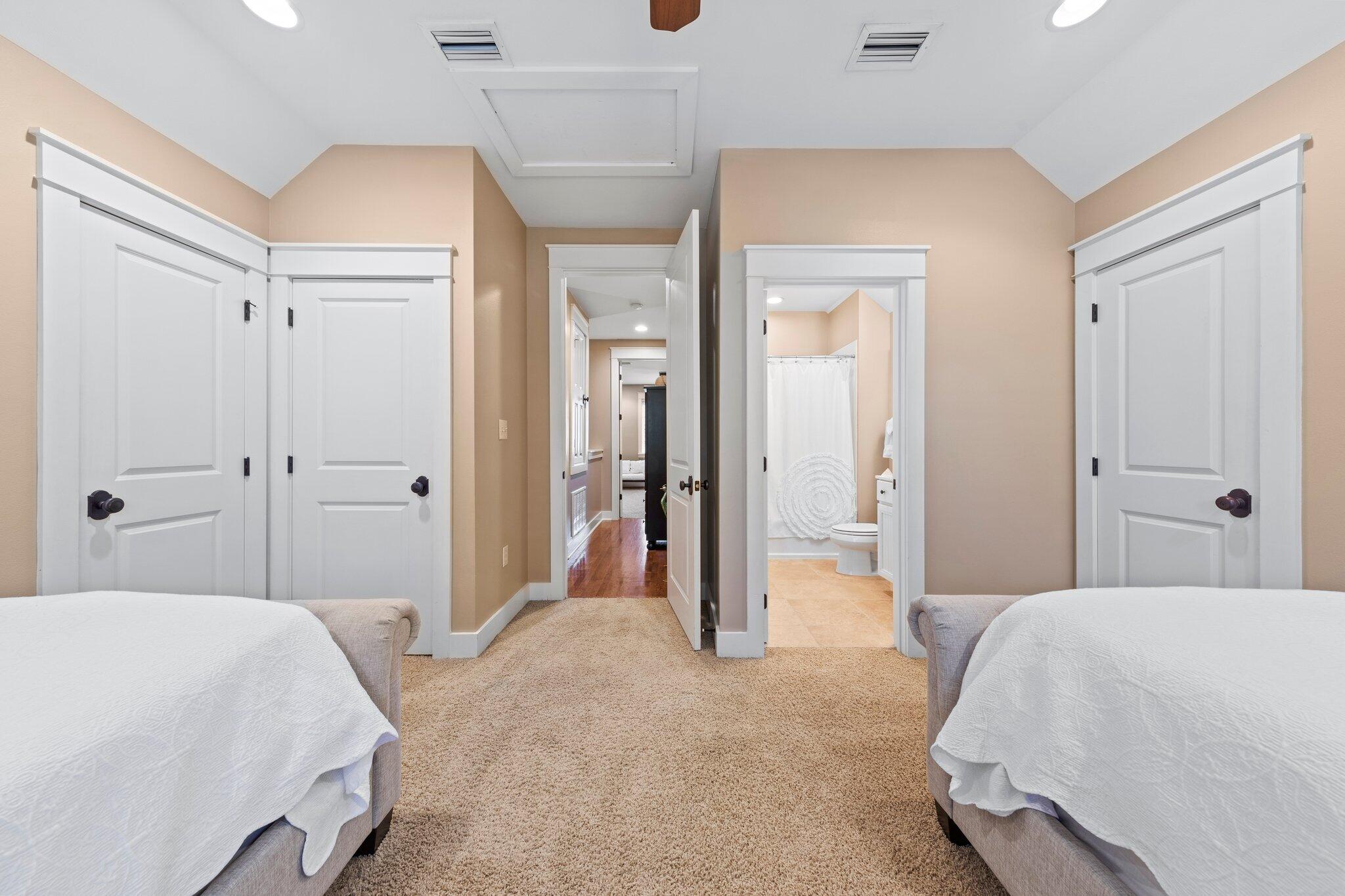 BUNGALOS AT SANDESTIN - Residential