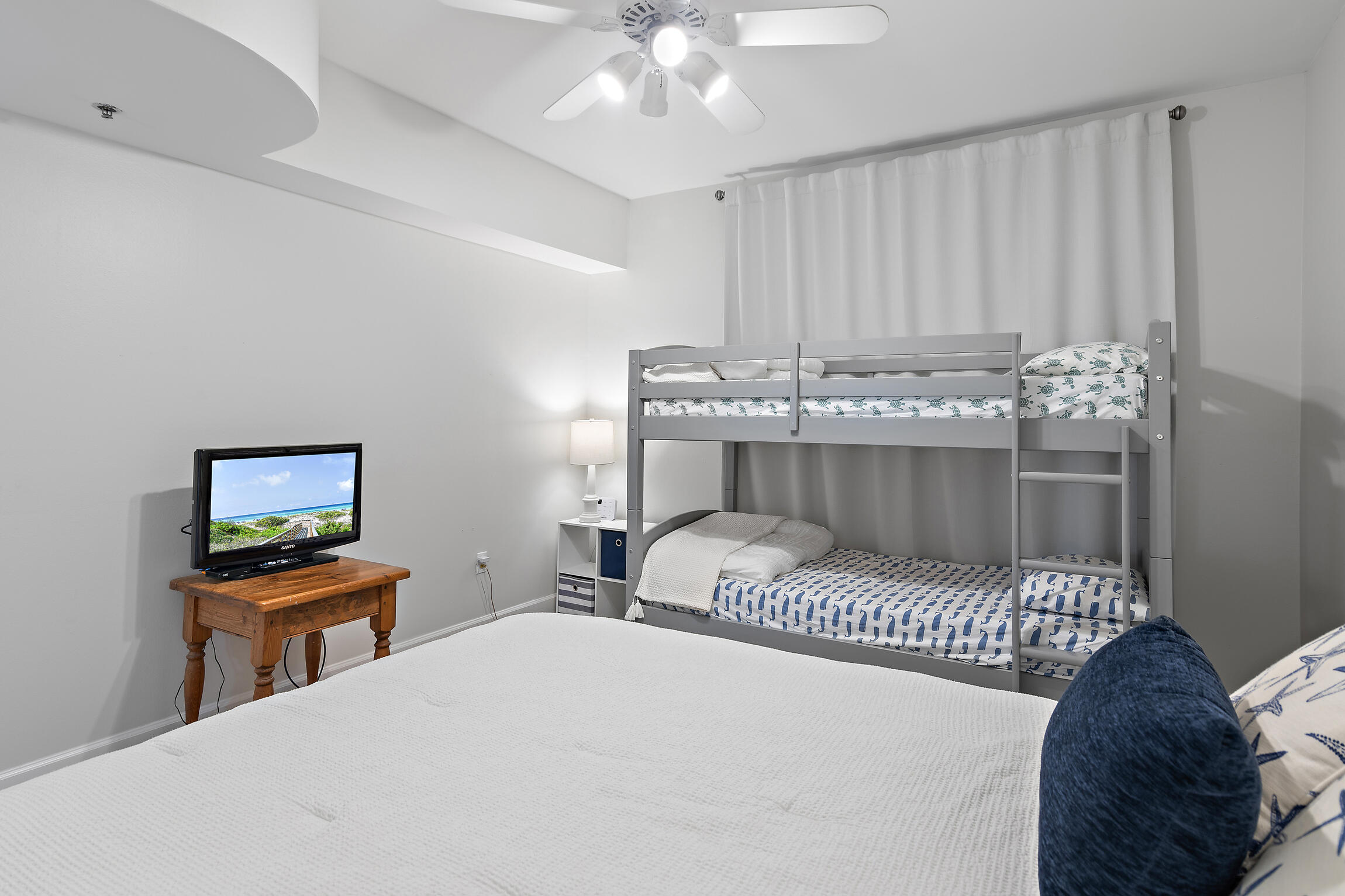 JADE EAST TOWERS CONDO - Residential