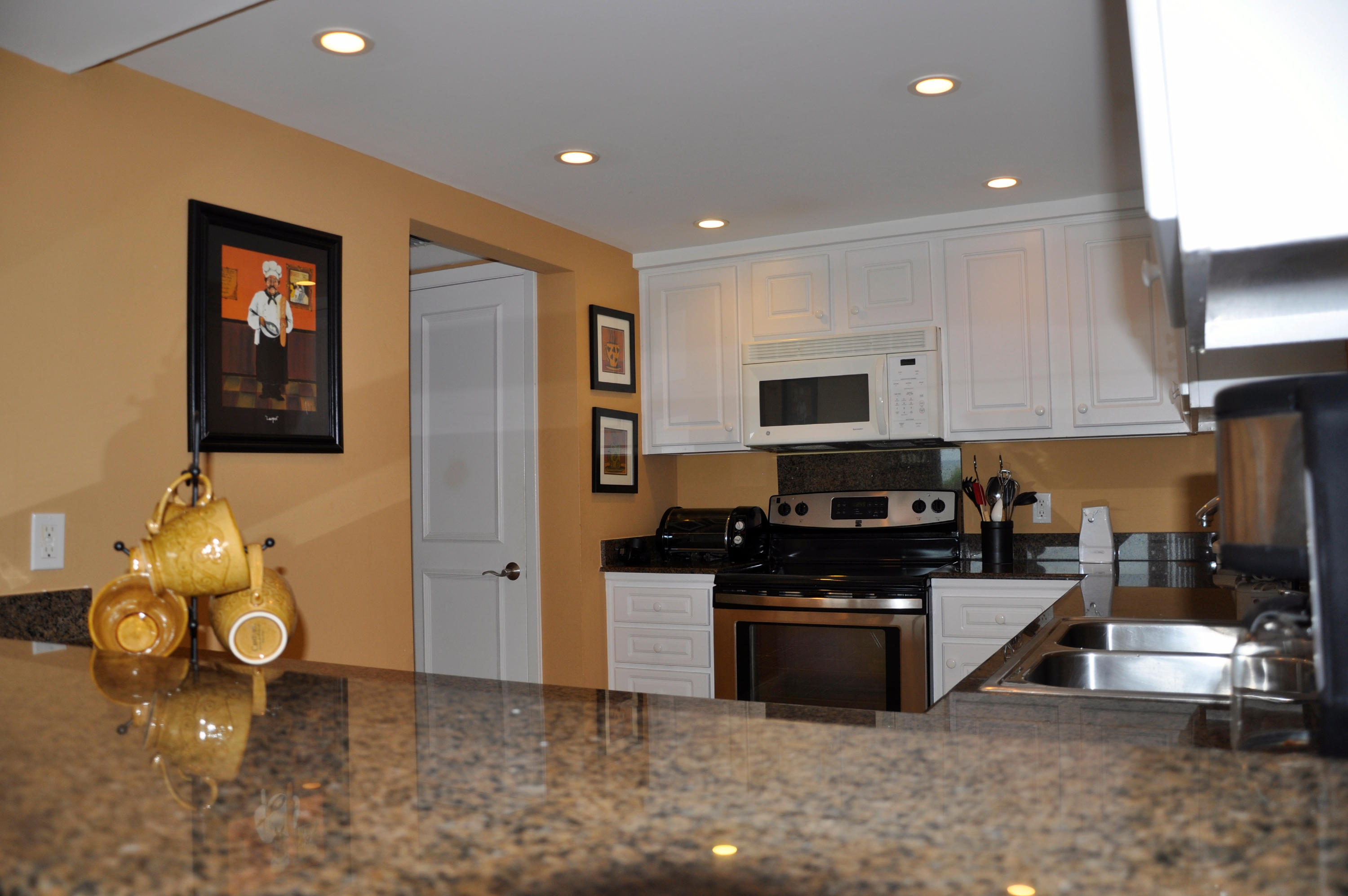 BEACH HOUSE CONDO PH 2 - Residential