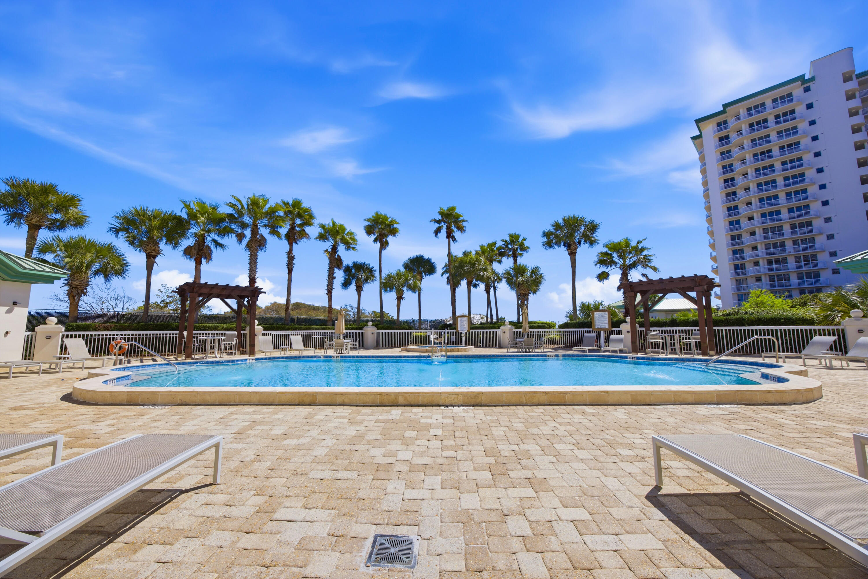 SILVER SHELLS BEACH RESORT - Residential