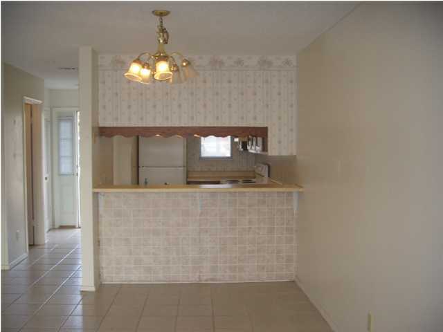 MANOR SHORES VILLAS - Residential Lease