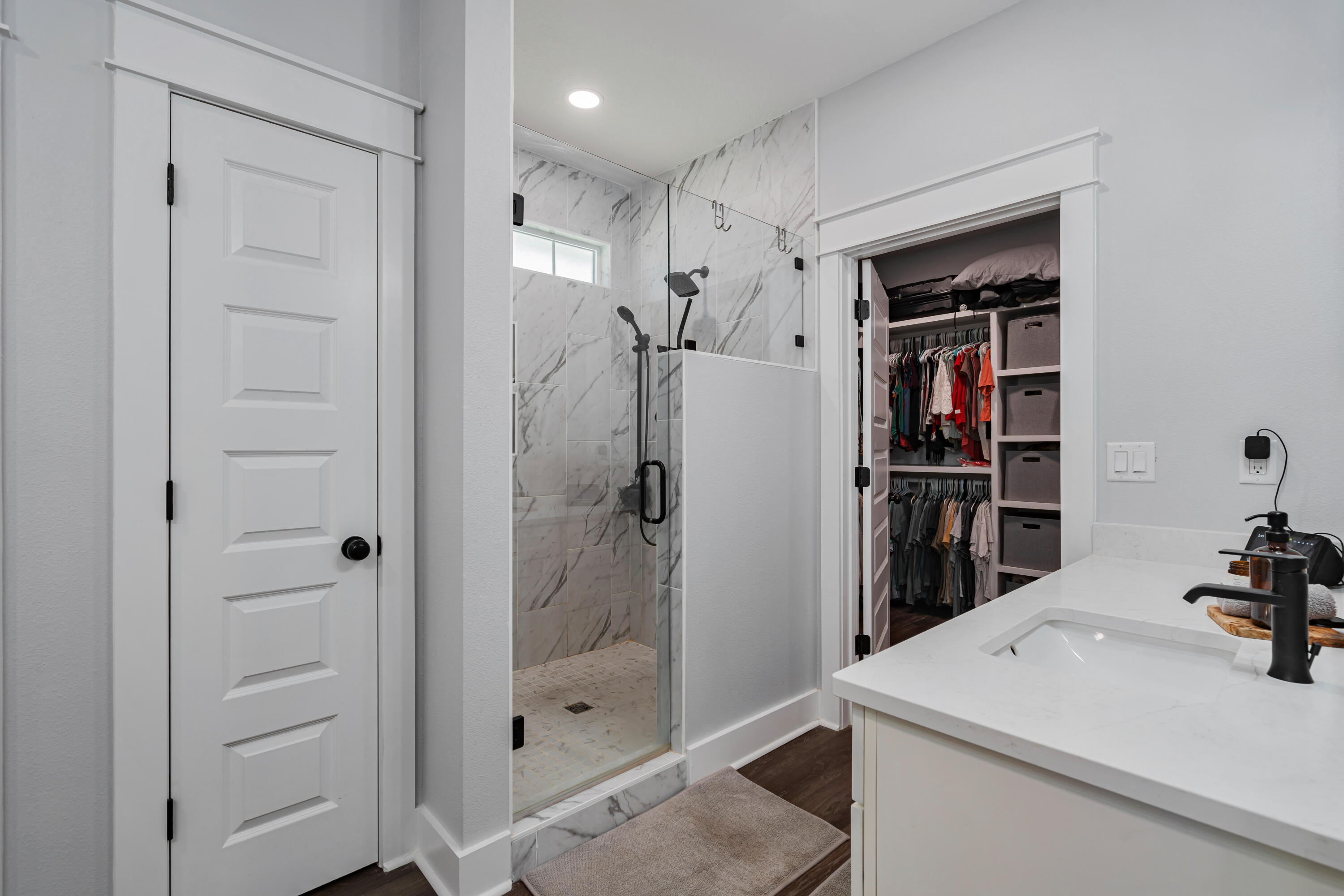 TWIN LAKES ESTATES - Residential