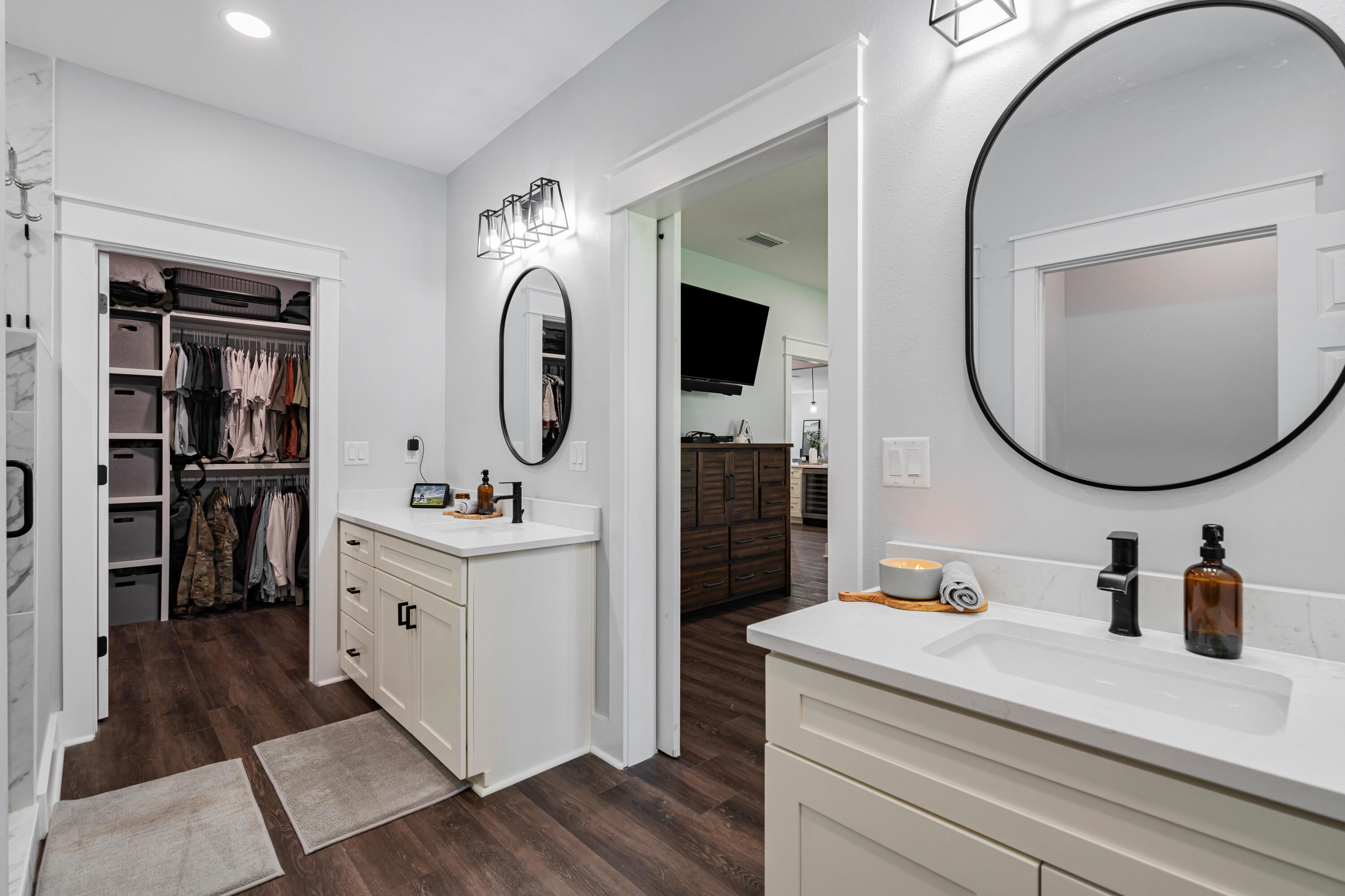 TWIN LAKES ESTATES - Residential