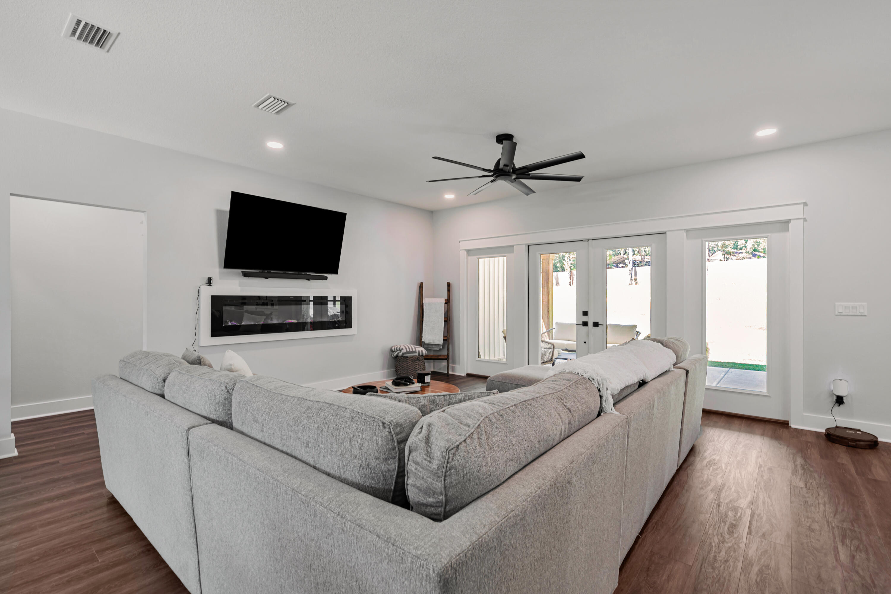 TWIN LAKES ESTATES - Residential