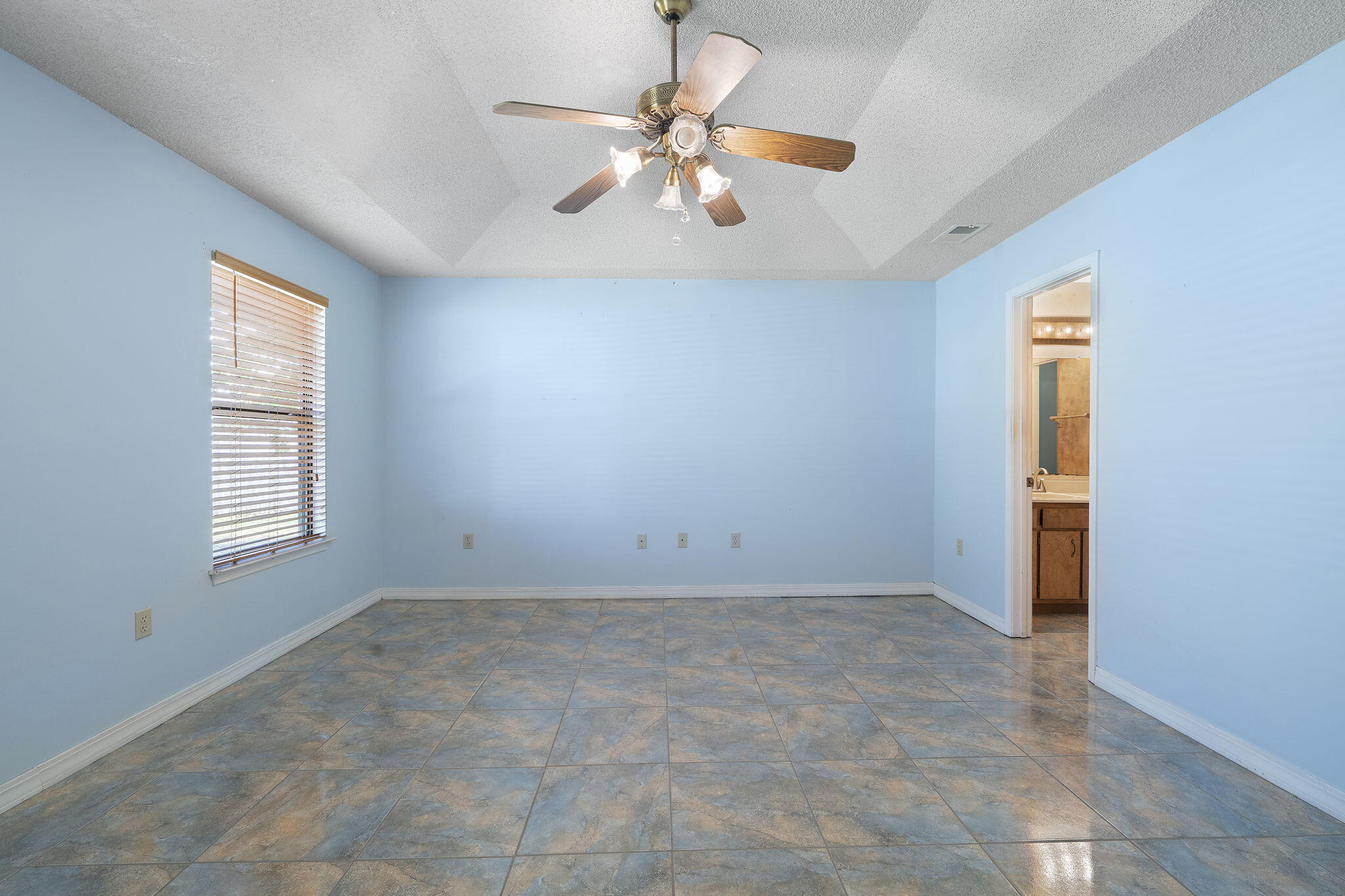 PRO AM ESTATES - Residential