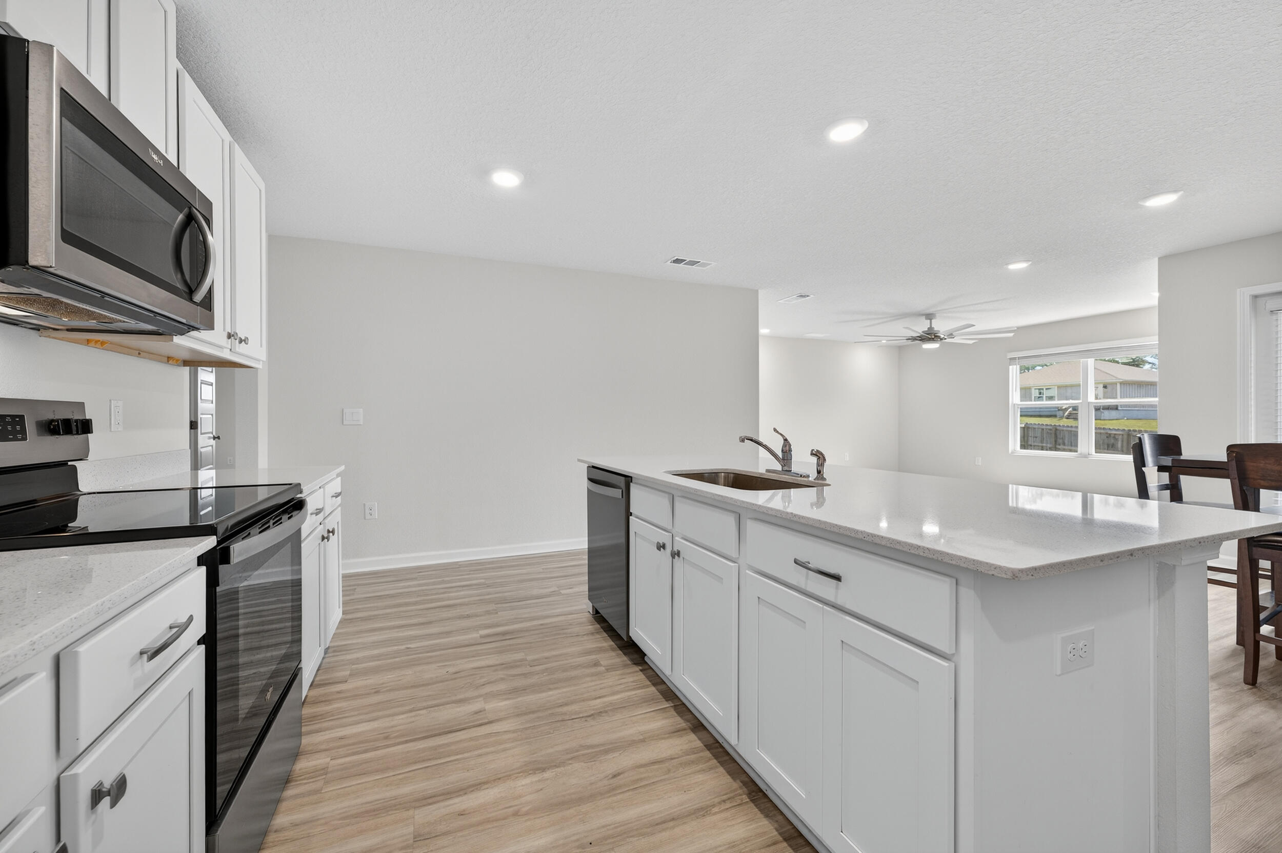 SILVER LAKE VILLAGE - Residential